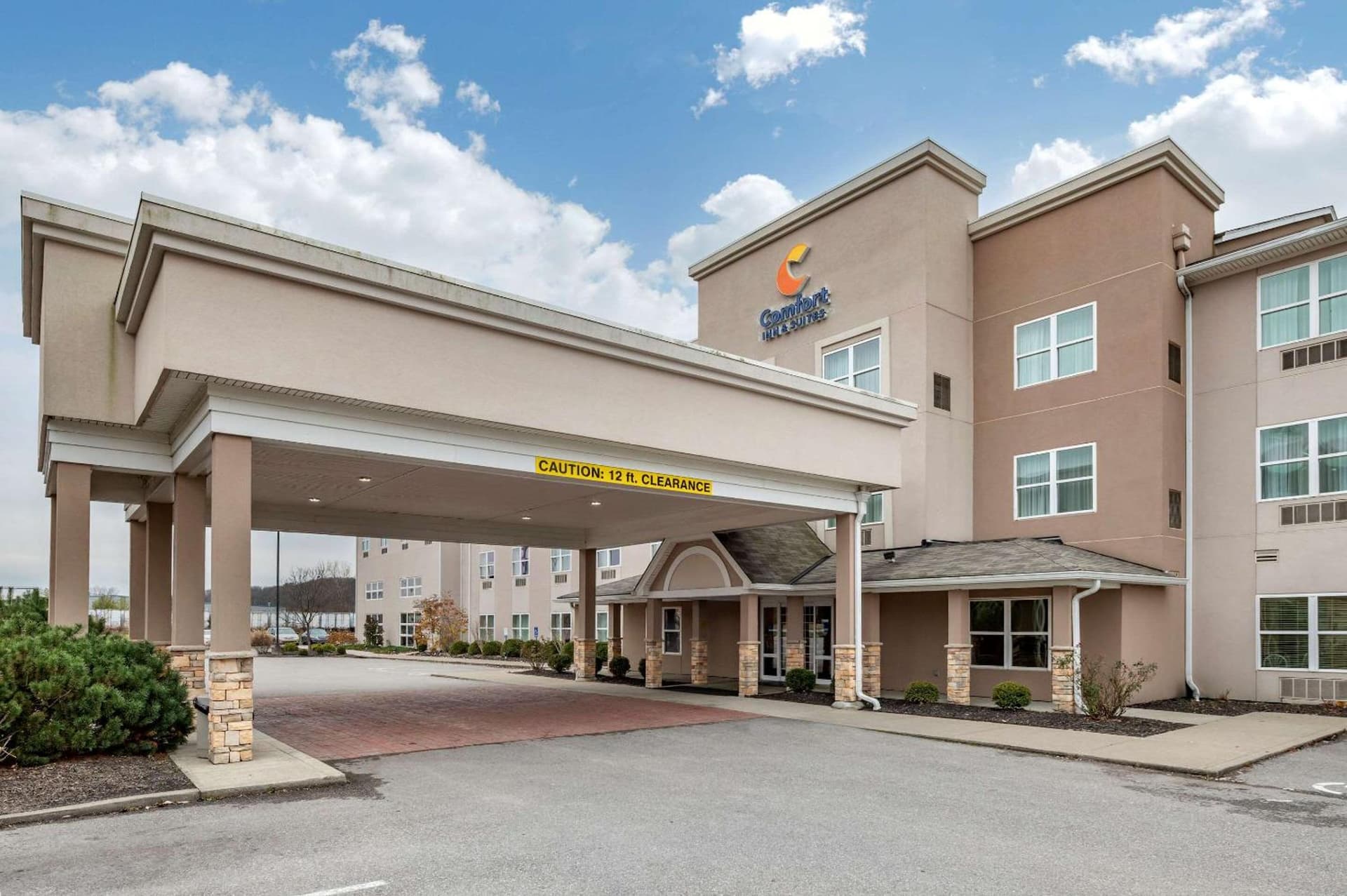 Comfort Inn & Suites Northern Kentucky interior in Wilder, KY — gallery photo 2