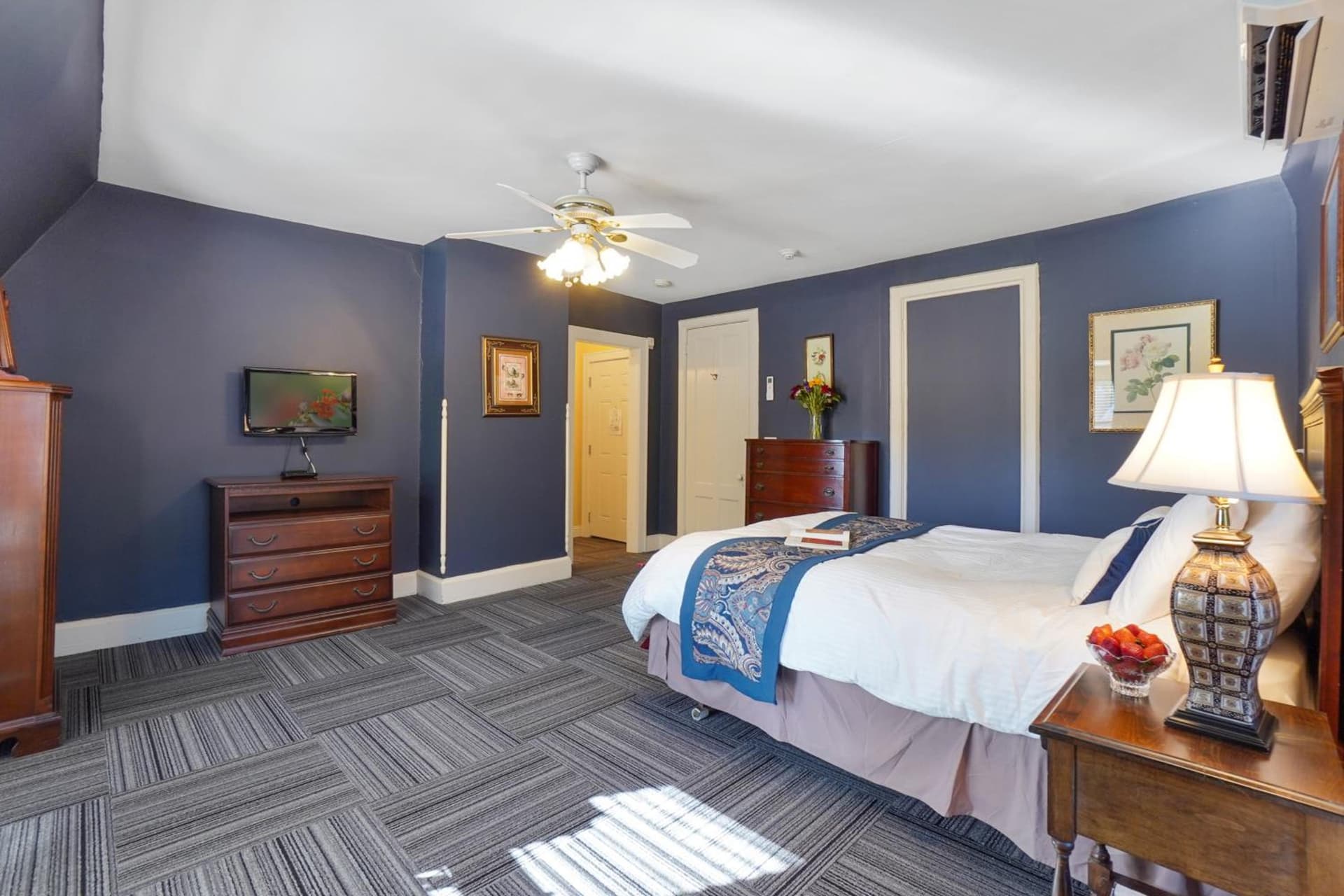 DeBary Inn gallery photo in Summit, NJ — image 13
