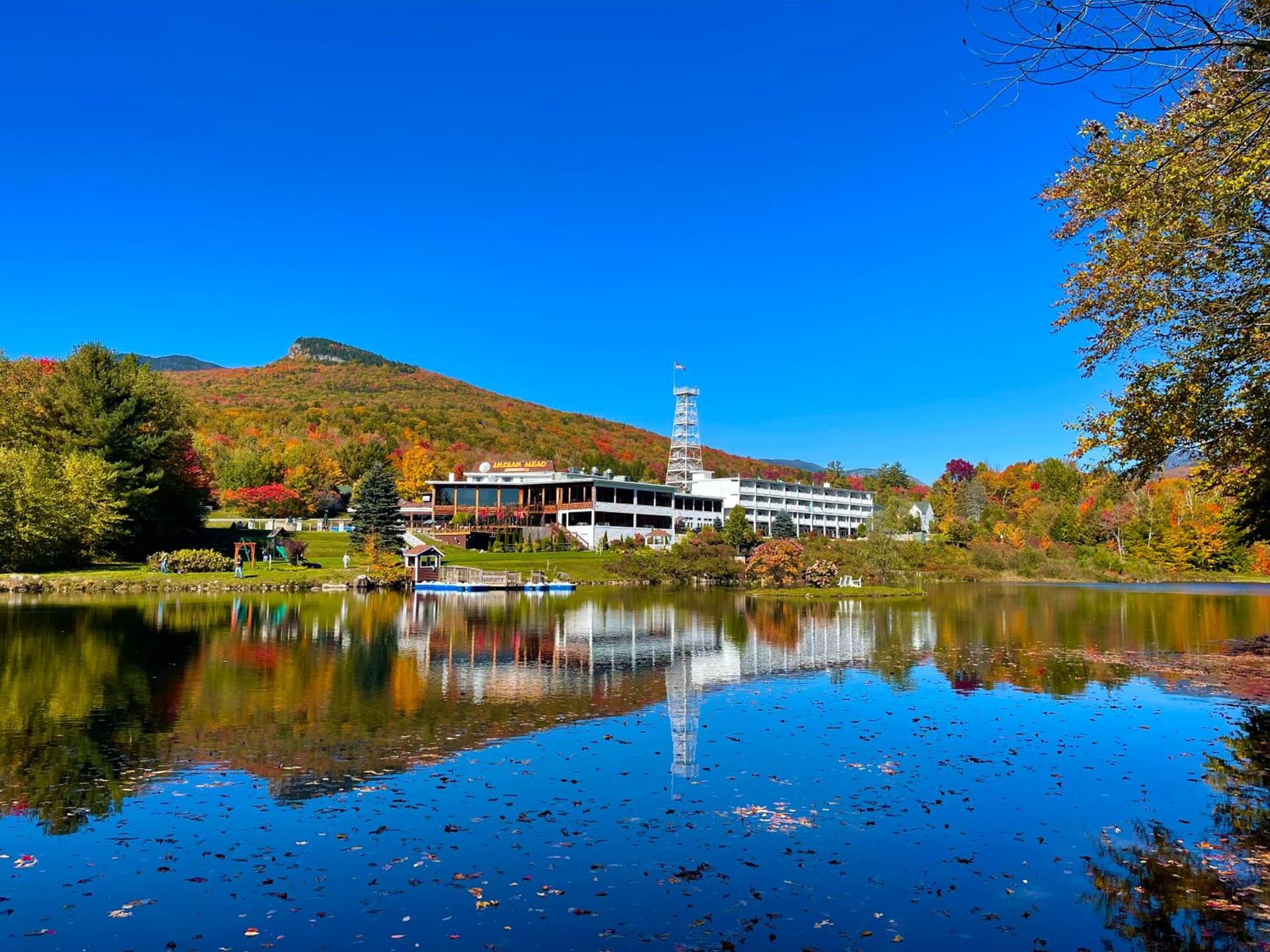 Indian Head Resort exterior or lobby in Lincoln — main listing photo