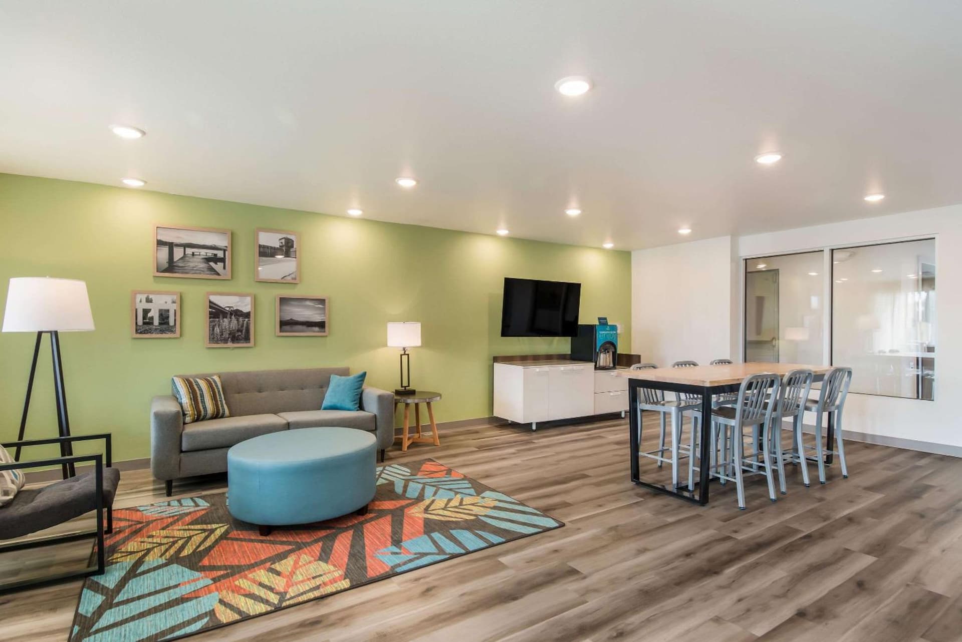 WoodSpring Suites Portland Vancouver gallery photo in Vancouver, WA — image 5