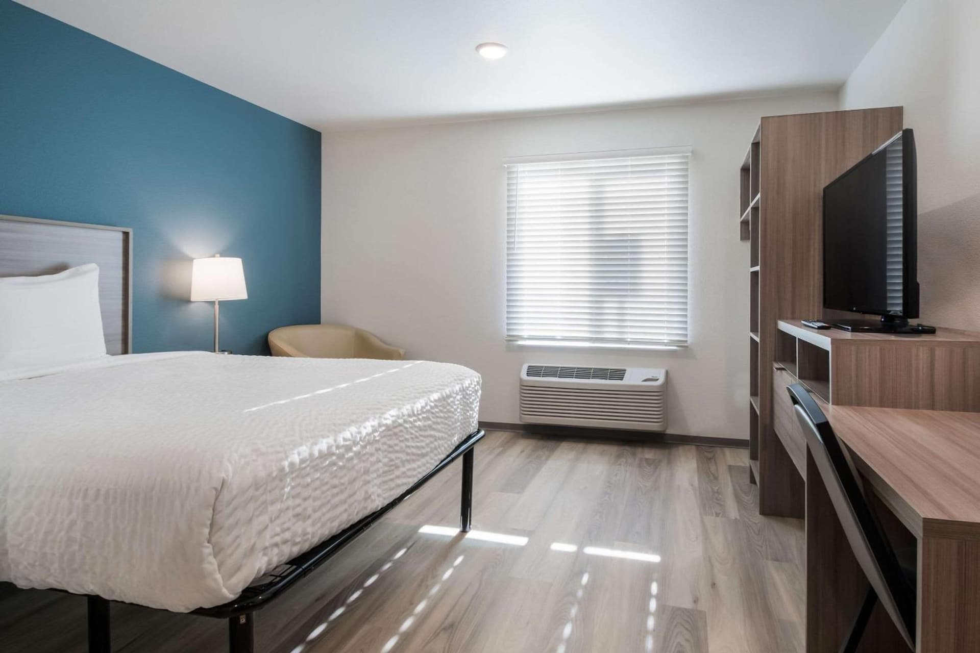 WoodSpring Suites Portland Vancouver gallery photo in Vancouver, WA — image 10