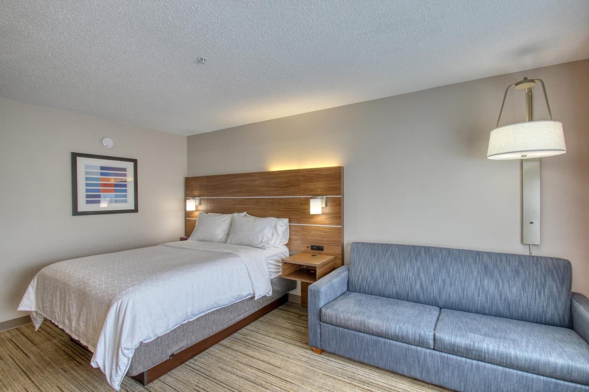 Holiday Inn Express Hotel & Suites Oshkosh by IHG gallery photo in Oshkosh, WI — image 39
