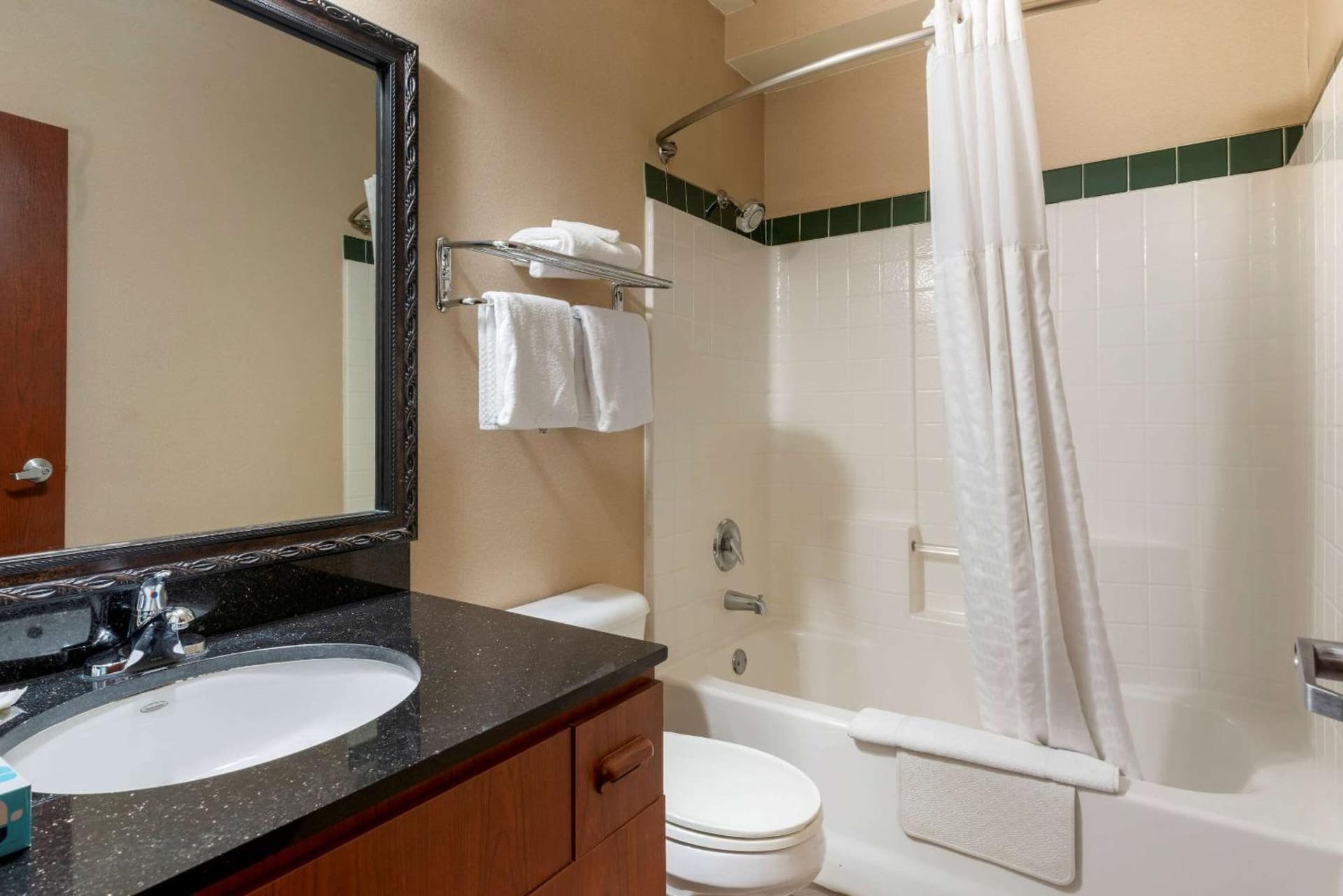 Comfort Inn & Suites Salem Northeast gallery photo in Salem, OR — image 45
