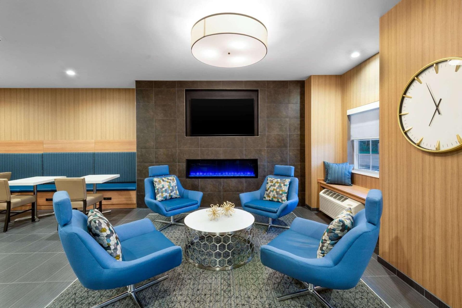 Microtel Inn & Suites by Wyndham Farmington property views in Canandaigua — gallery photo 3