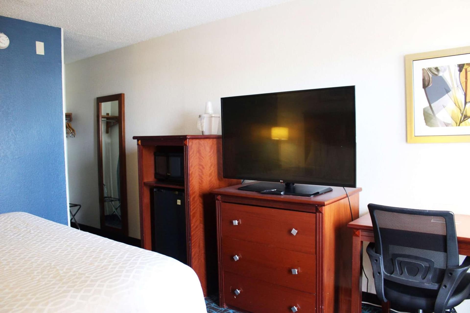 Baymont by Wyndham Dayton North property views in Dayton, OH — gallery photo 3