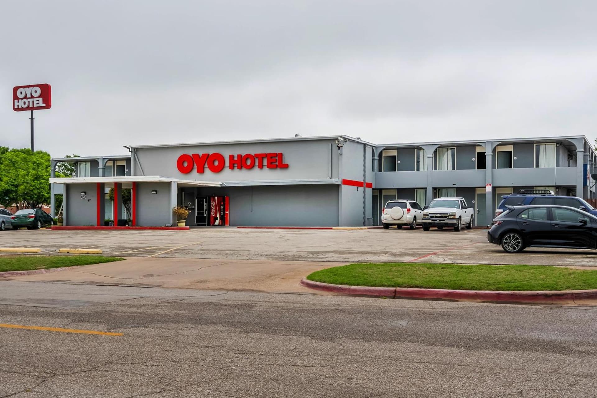 OYO Hotel Wichita Falls - Downtown featured exterior or lobby in Wichita Falls, TX — similar hotel