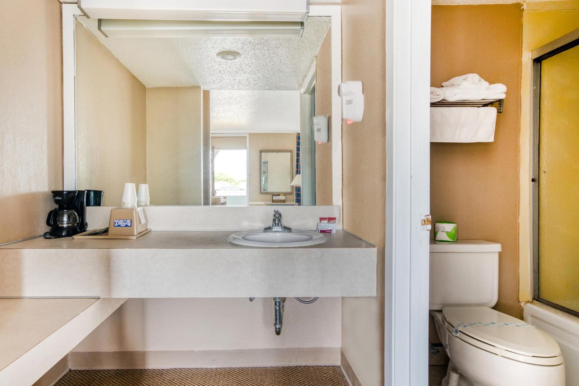 OYO Hotel Wichita Falls - Downtown gallery photo in Wichita Falls, TX — image 16