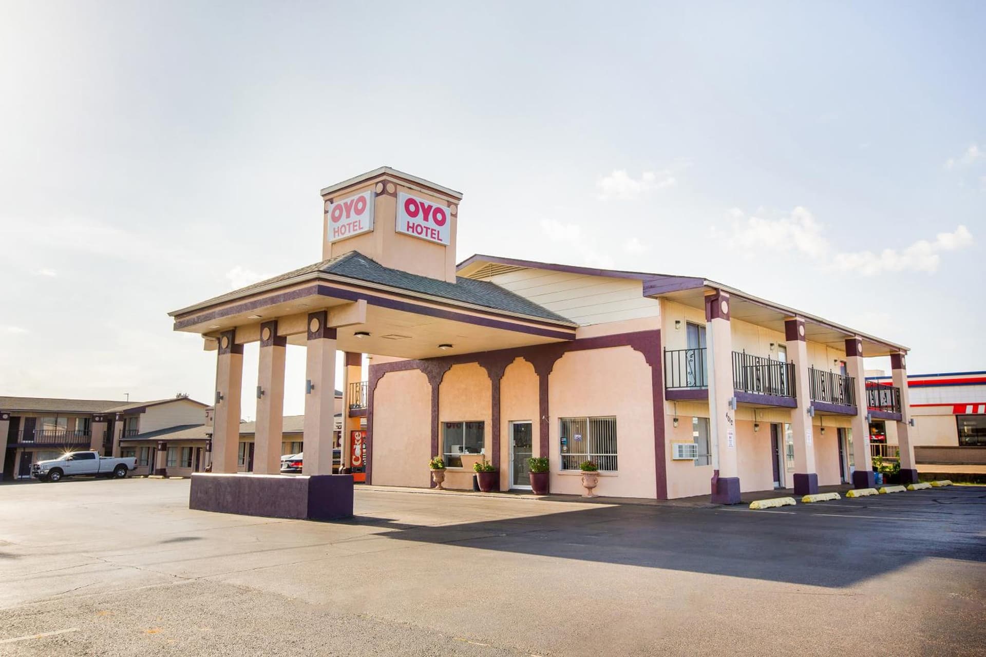 OYO Hotel Texarkana North Heights AR Hwy I-30 property views in Texarkana, TX — gallery photo 3