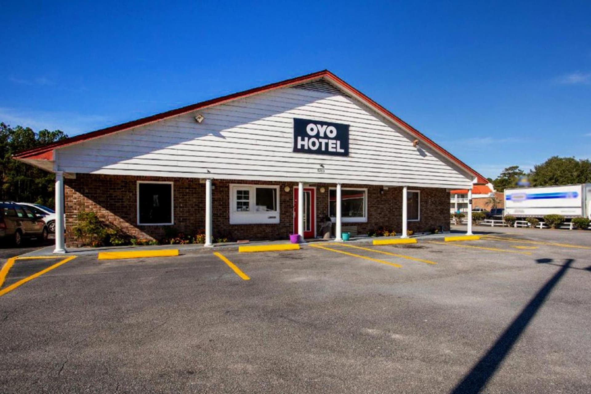OYO Hotel Ridgeland East interior in Ridgeland, SC — gallery photo 2