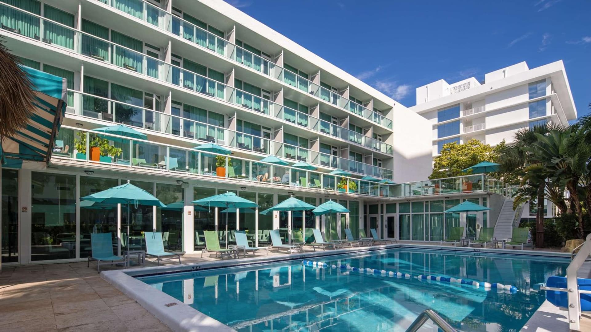 Best Western Plus Oceanside Inn interior in Fort Lauderdale, FL — gallery photo 2