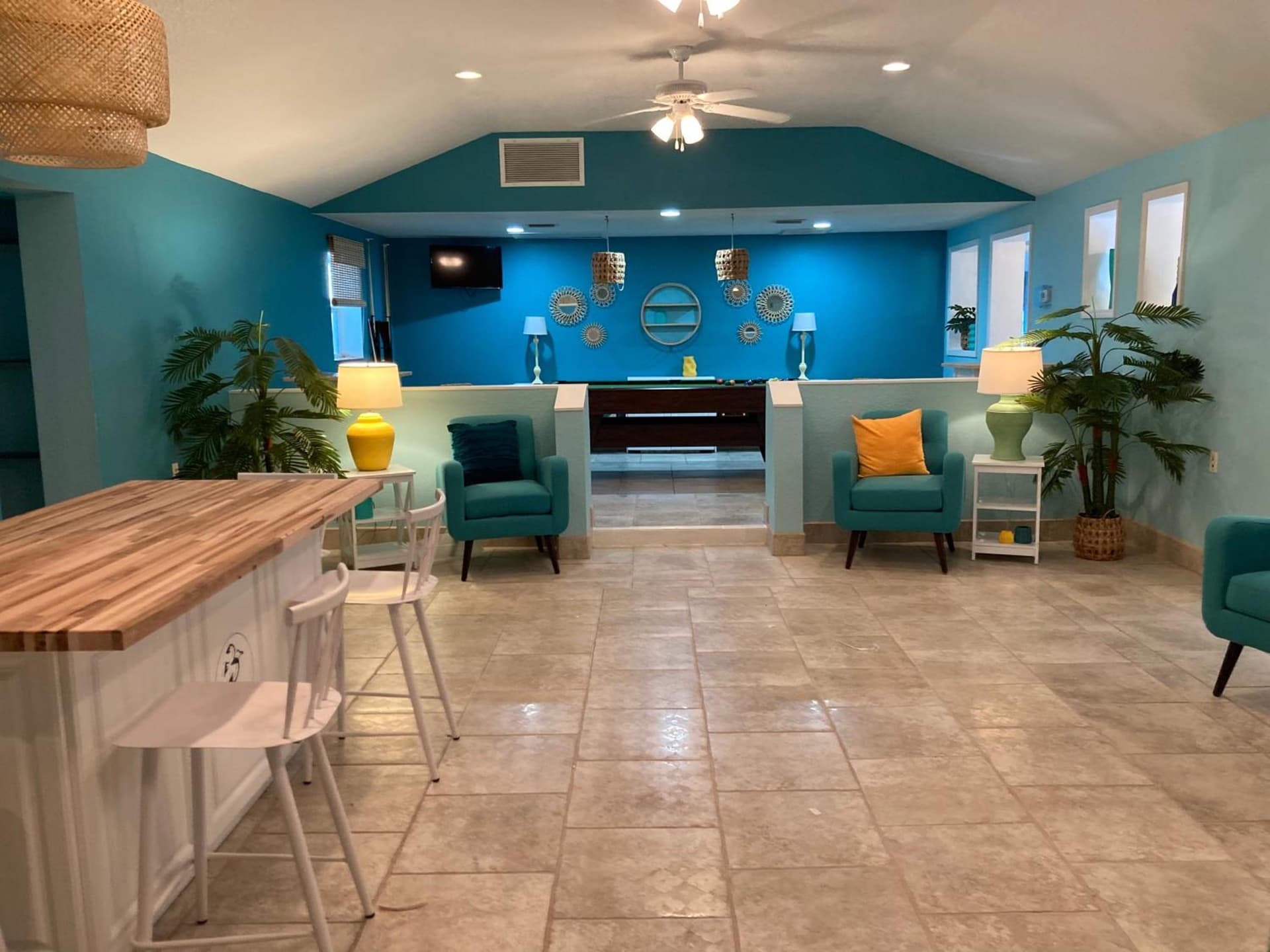 3Gulls Inn Ozona-Boutique Hotel-Steps from Restaurants & Brewery-SwimSpa Pool-Pet Friendly gallery photo in Palm Harbor, FL — image 36