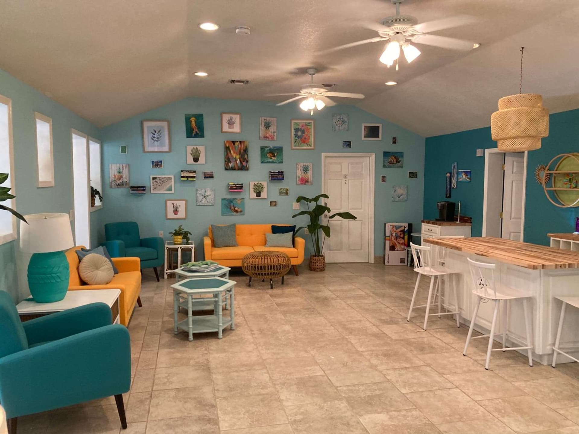 3Gulls Inn Ozona-Boutique Hotel-Steps from Restaurants & Brewery-SwimSpa Pool-Pet Friendly gallery photo in Palm Harbor, FL — image 74