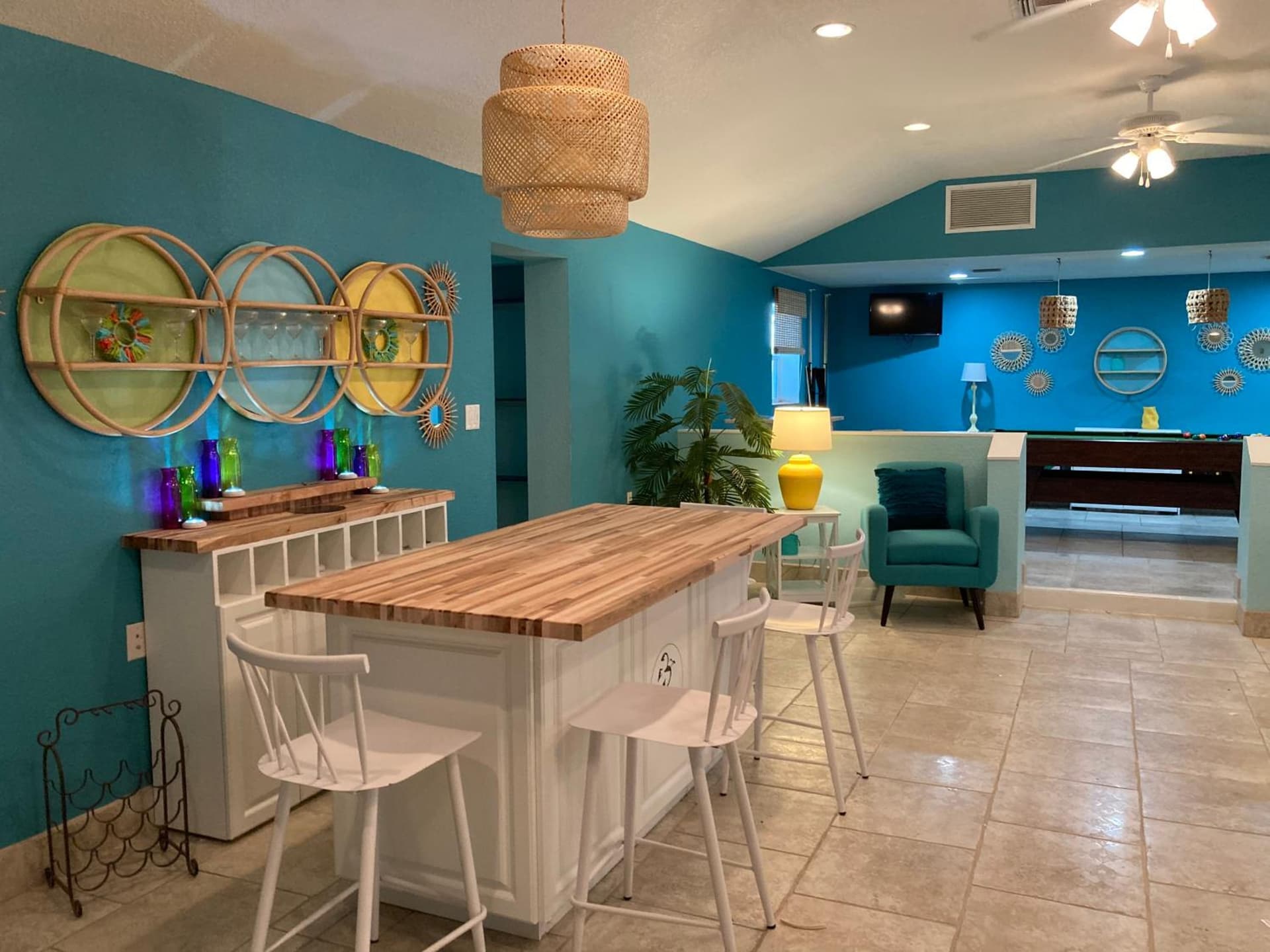 3Gulls Inn Ozona-Boutique Hotel-Steps from Restaurants & Brewery-SwimSpa Pool-Pet Friendly gallery photo in Palm Harbor, FL — image 67