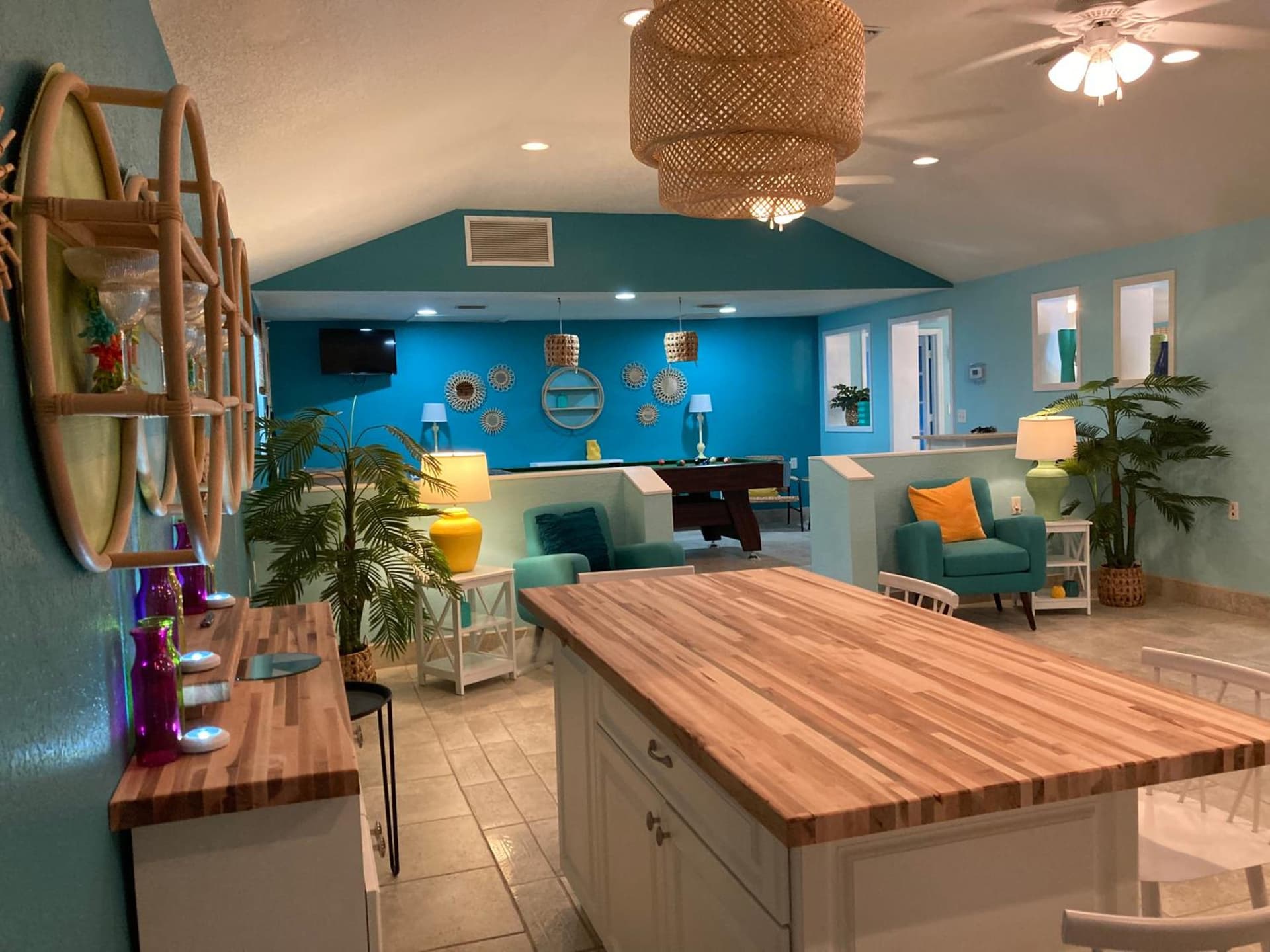 3Gulls Inn Ozona-Boutique Hotel-Steps from Restaurants & Brewery-SwimSpa Pool-Pet Friendly gallery photo in Palm Harbor, FL — image 42