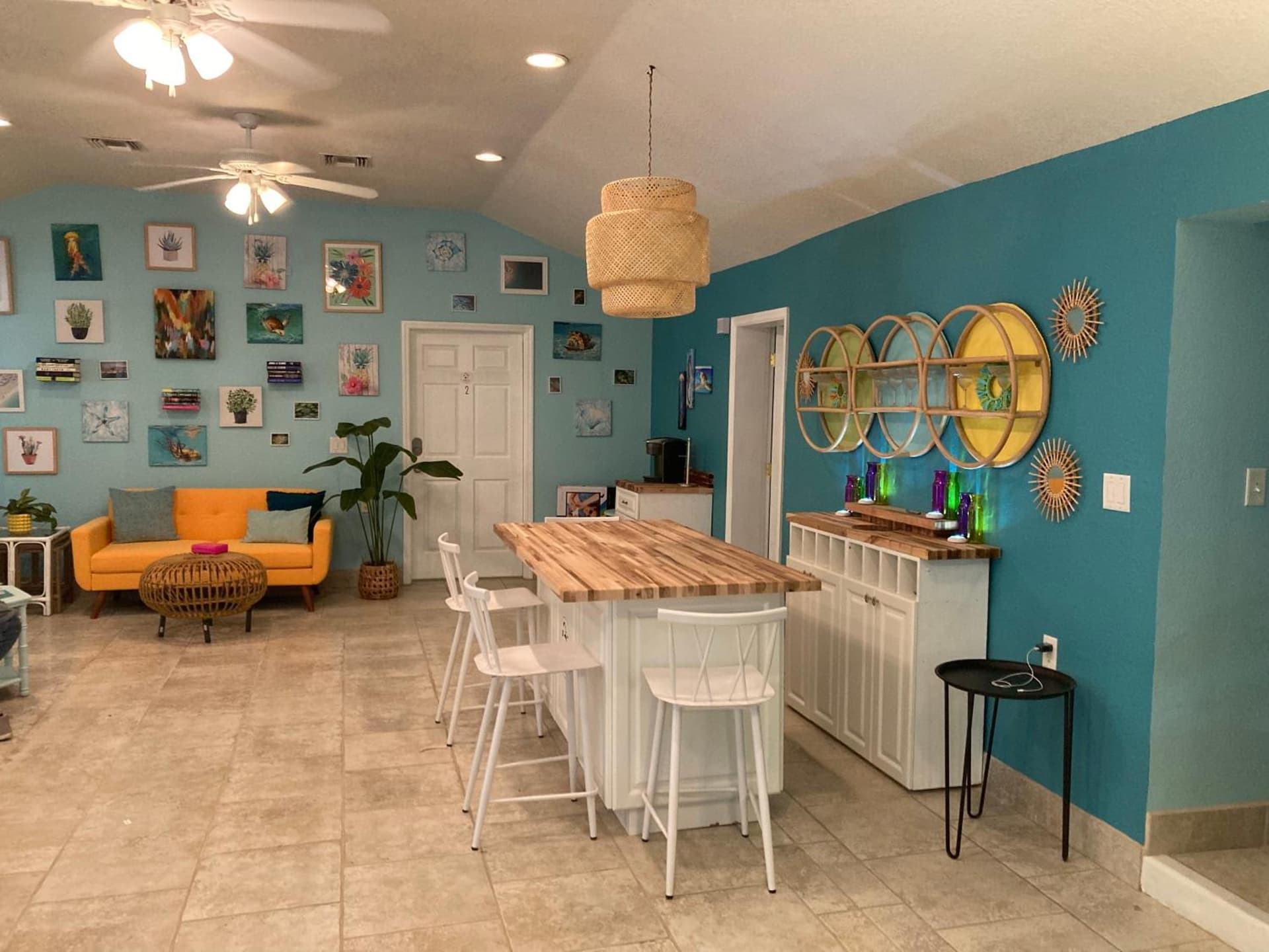 3Gulls Inn Ozona-Boutique Hotel-Steps from Restaurants & Brewery-SwimSpa Pool-Pet Friendly gallery photo in Palm Harbor, FL — image 22