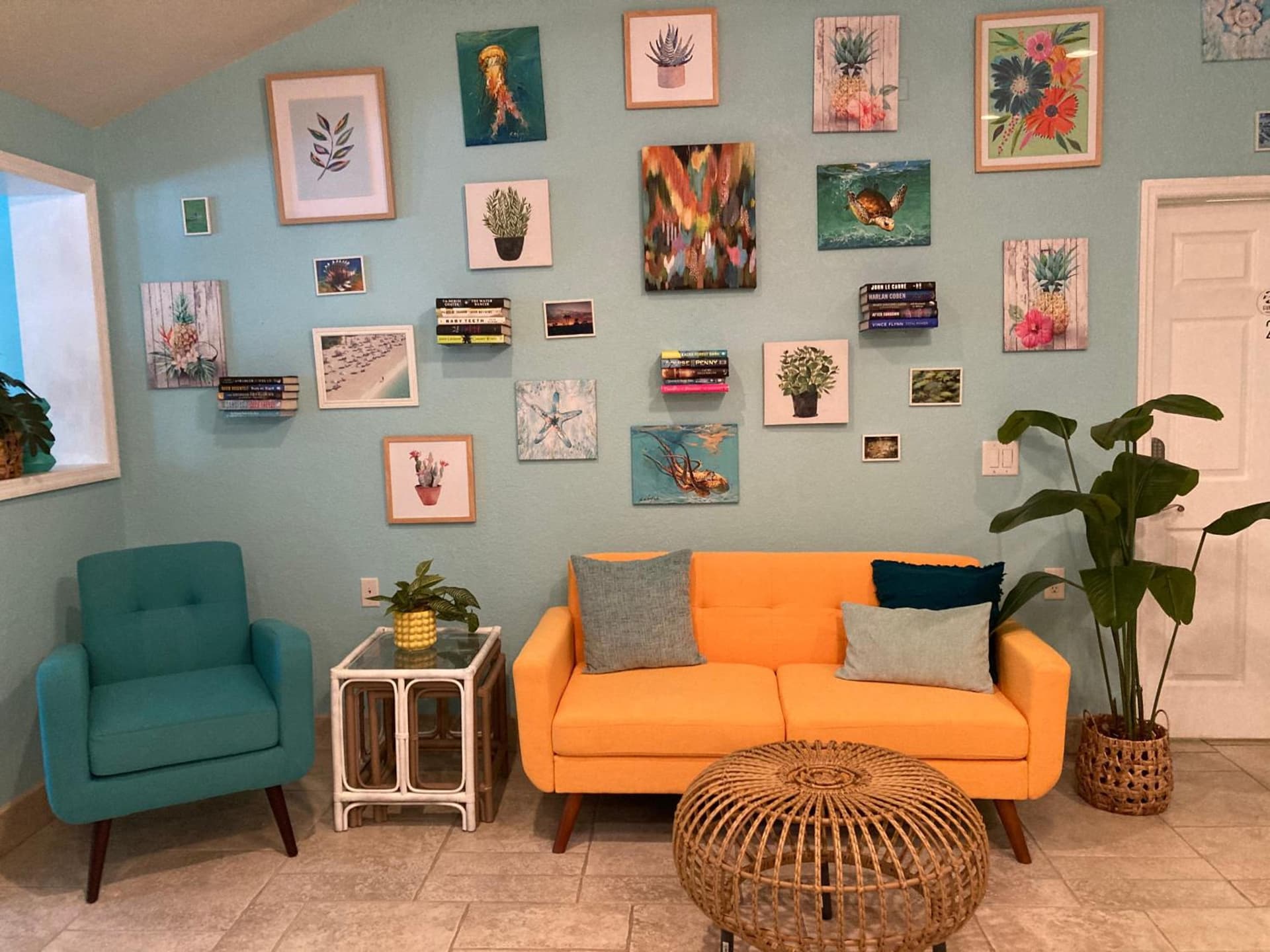 3Gulls Inn Ozona-Boutique Hotel-Steps from Restaurants & Brewery-SwimSpa Pool-Pet Friendly gallery photo in Palm Harbor, FL — image 30