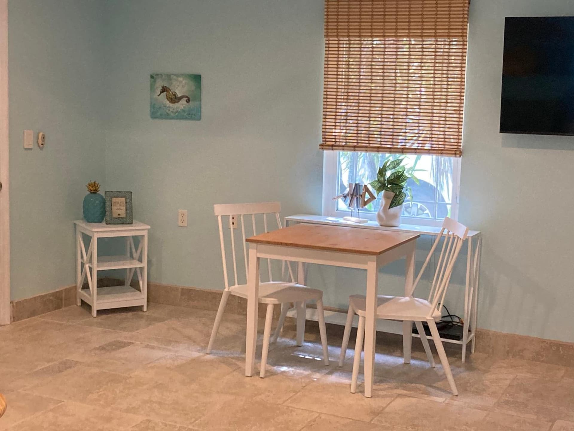 3Gulls Inn Ozona-Boutique Hotel-Steps from Restaurants & Brewery-SwimSpa Pool-Pet Friendly gallery photo in Palm Harbor, FL — image 52