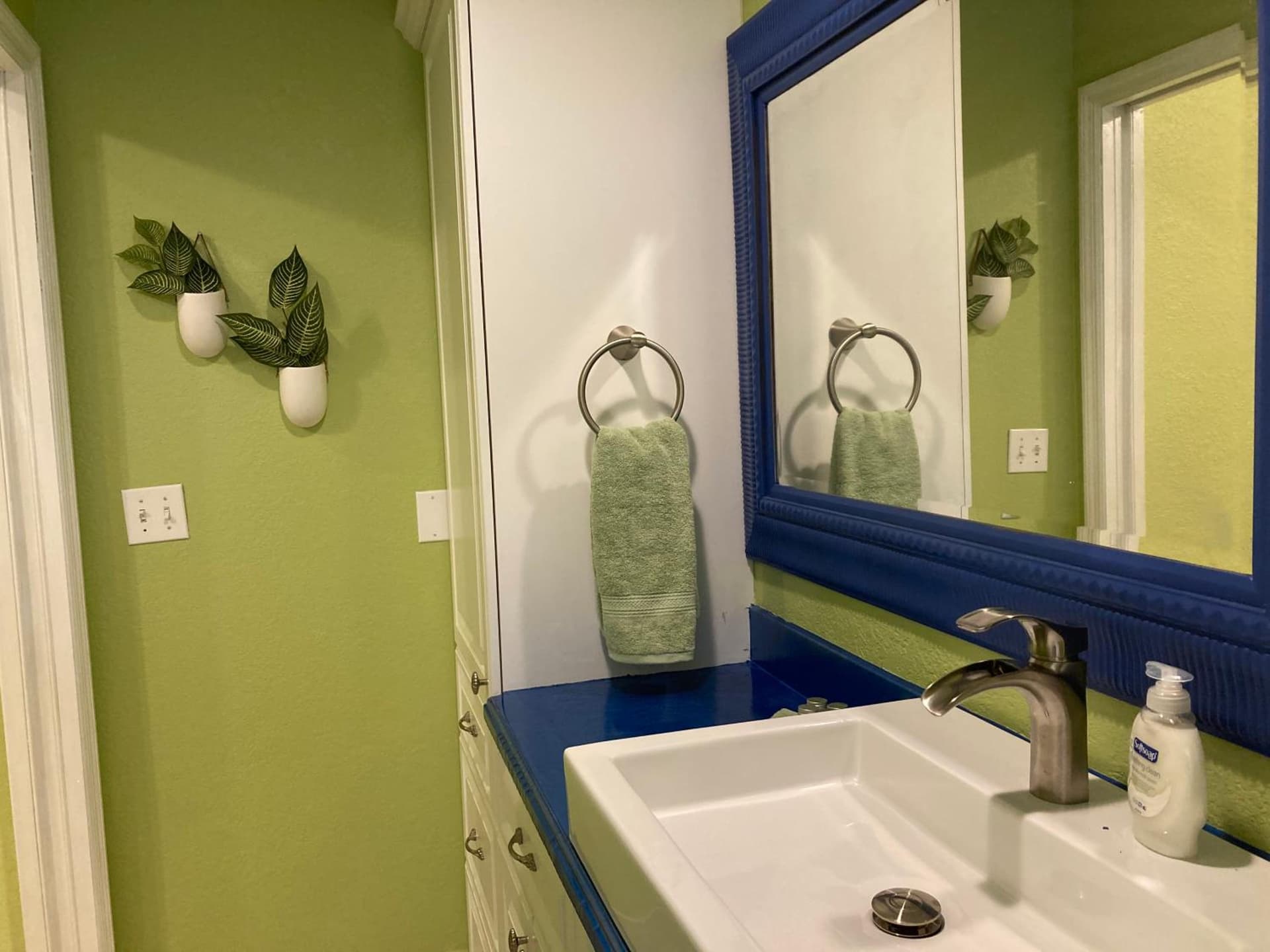 3Gulls Inn Ozona-Boutique Hotel-Steps from Restaurants & Brewery-SwimSpa Pool-Pet Friendly gallery photo in Palm Harbor, FL — image 38