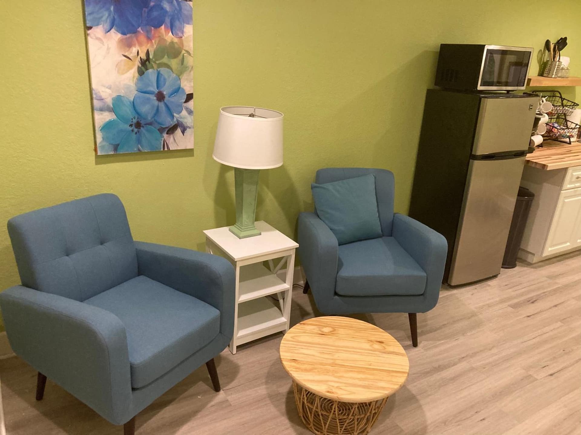 3Gulls Inn Ozona-Boutique Hotel-Steps from Restaurants & Brewery-SwimSpa Pool-Pet Friendly gallery photo in Palm Harbor, FL — image 63