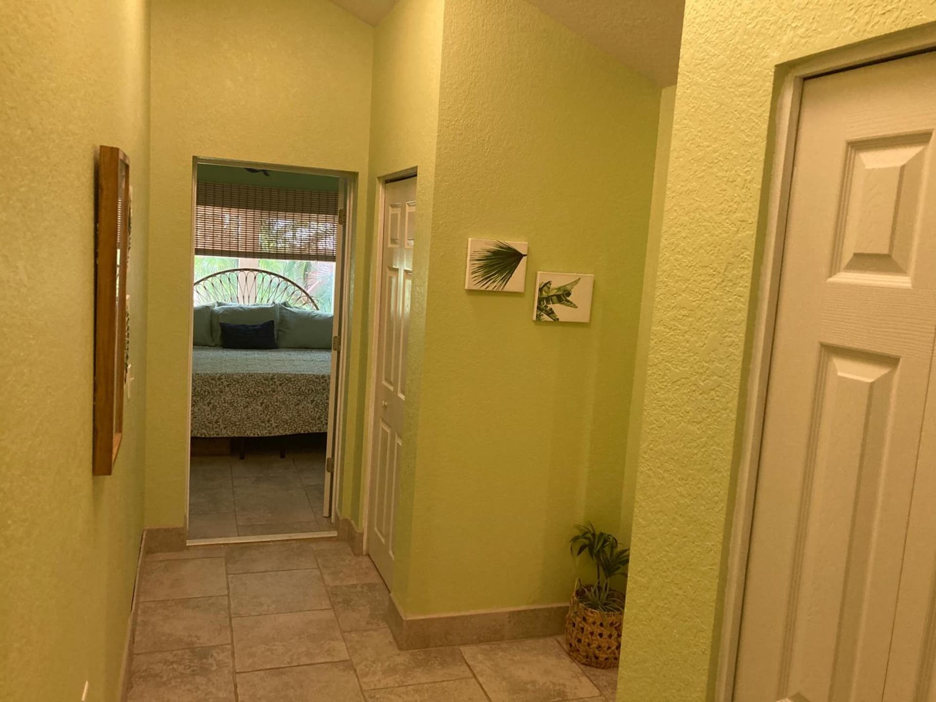 3Gulls Inn Ozona-Boutique Hotel-Steps from Restaurants & Brewery-SwimSpa Pool-Pet Friendly gallery photo in Palm Harbor, FL — image 8