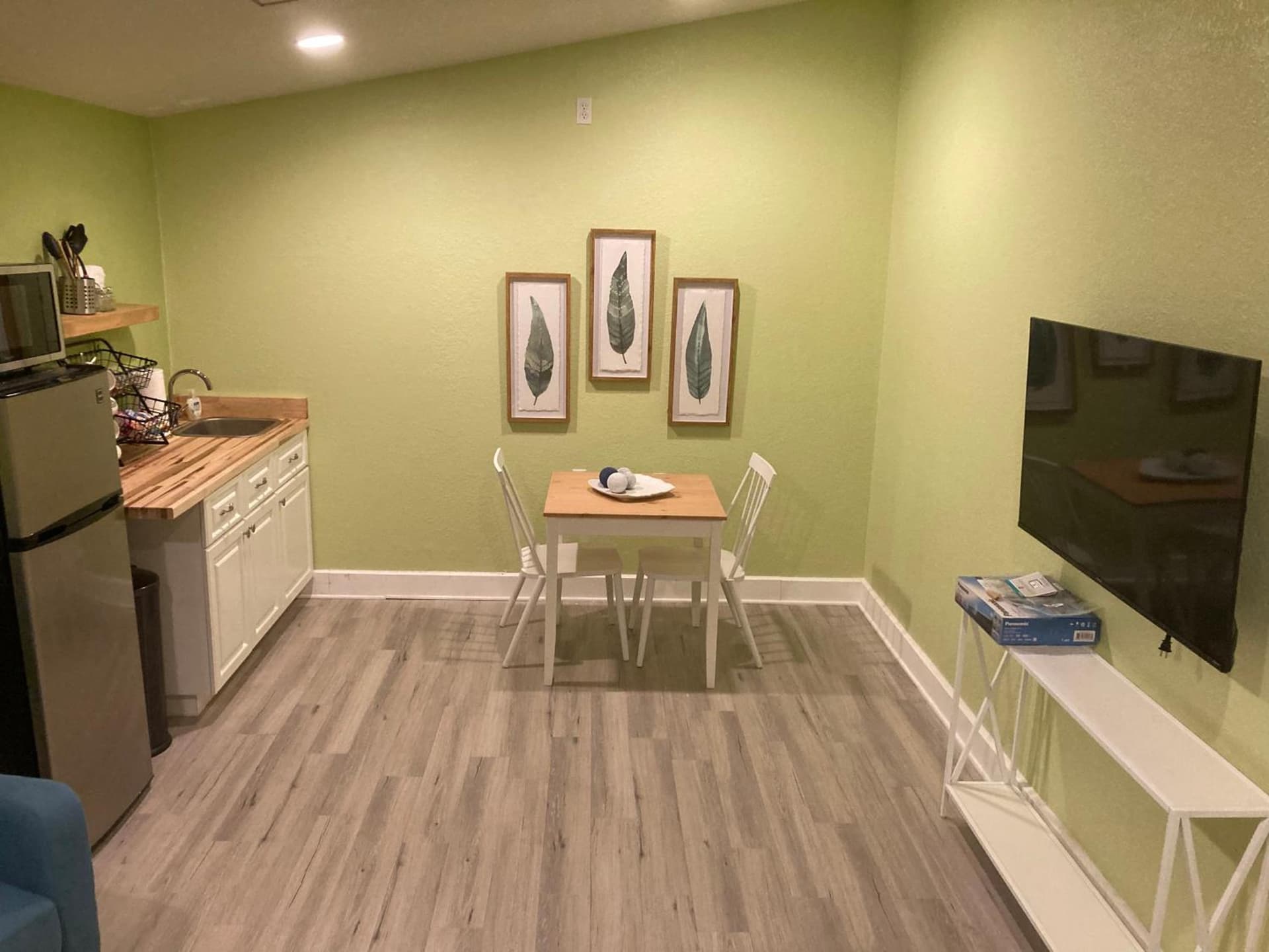 3Gulls Inn Ozona-Boutique Hotel-Steps from Restaurants & Brewery-SwimSpa Pool-Pet Friendly gallery photo in Palm Harbor, FL — image 4