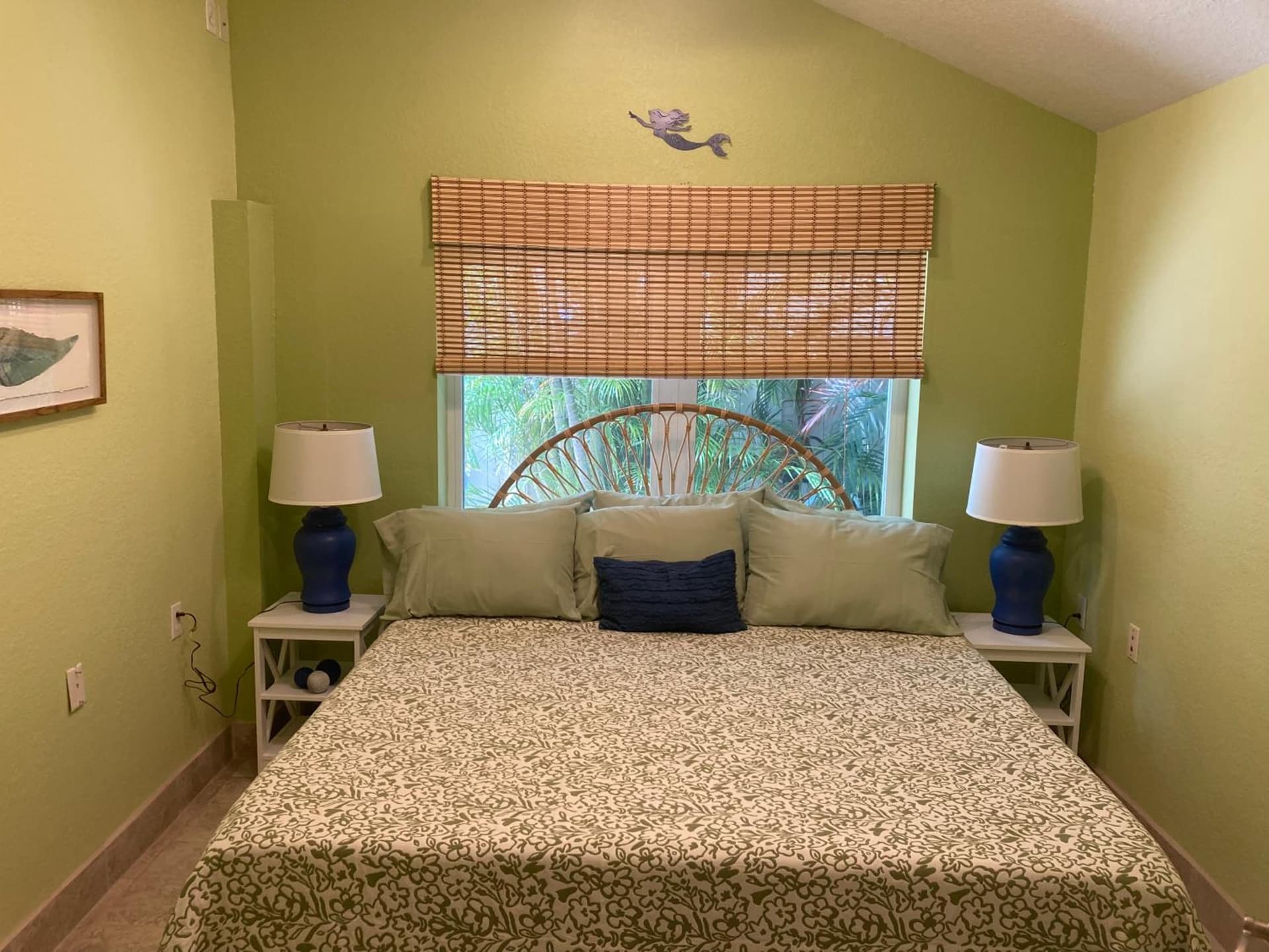 3Gulls Inn Ozona-Boutique Hotel-Steps from Restaurants & Brewery-SwimSpa Pool-Pet Friendly gallery photo in Palm Harbor, FL — image 6
