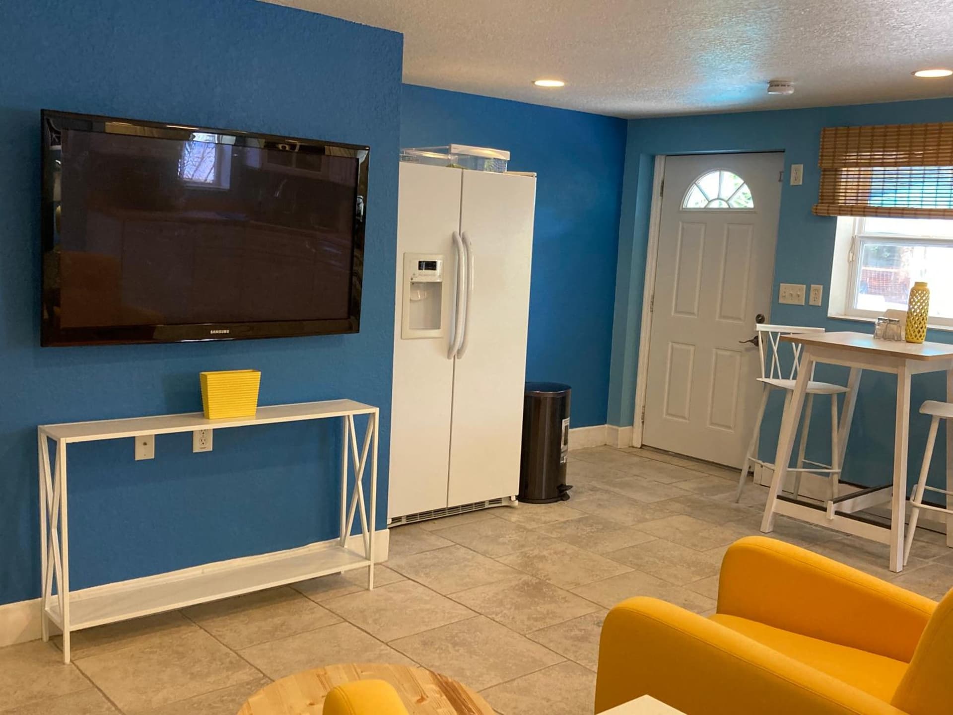 3Gulls Inn Ozona-Boutique Hotel-Steps from Restaurants & Brewery-SwimSpa Pool-Pet Friendly gallery photo in Palm Harbor, FL — image 14