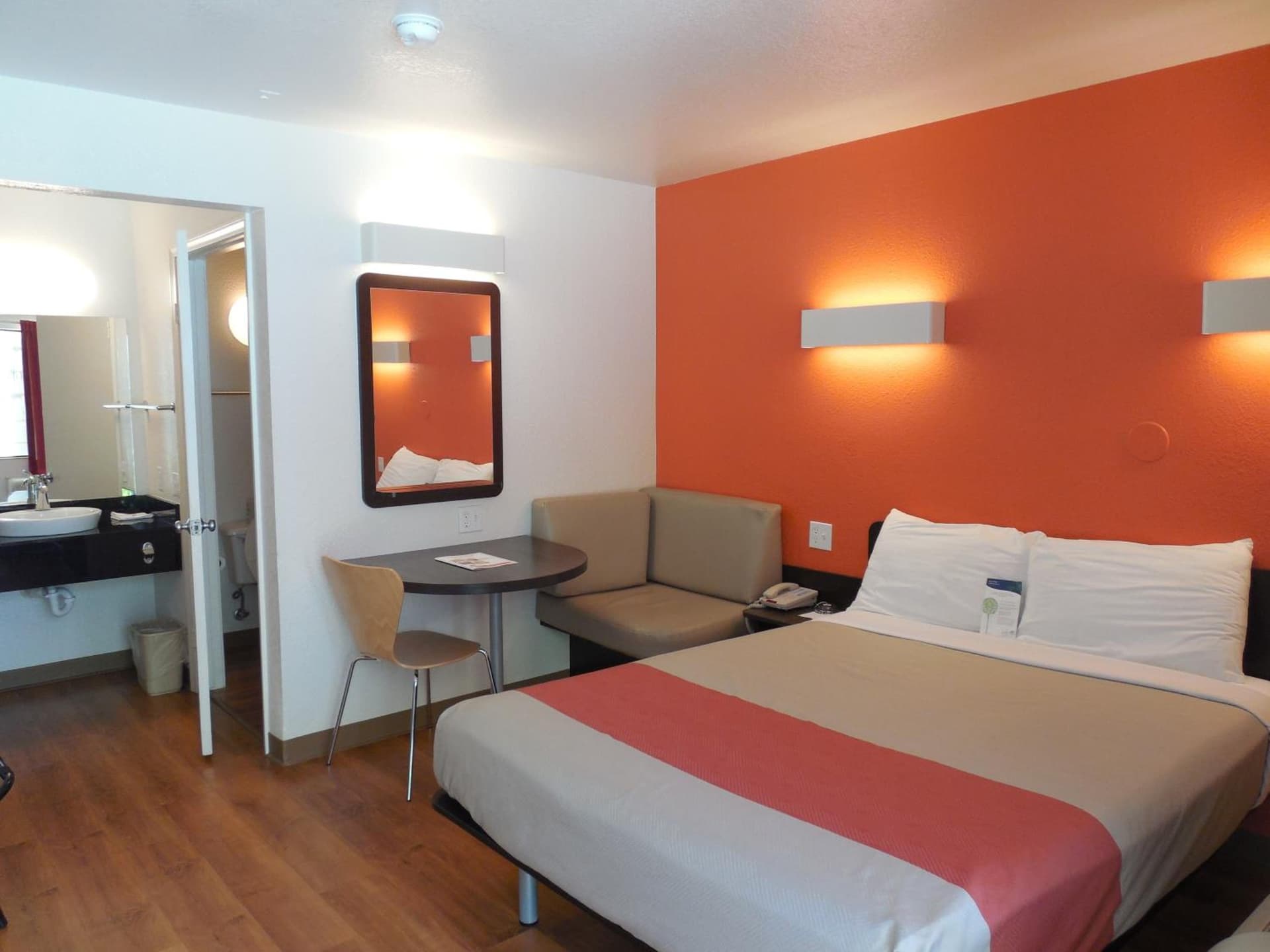 Motel 6-Chula Vista, CA - San Diego gallery photo in Chula Vista, CA — image 12