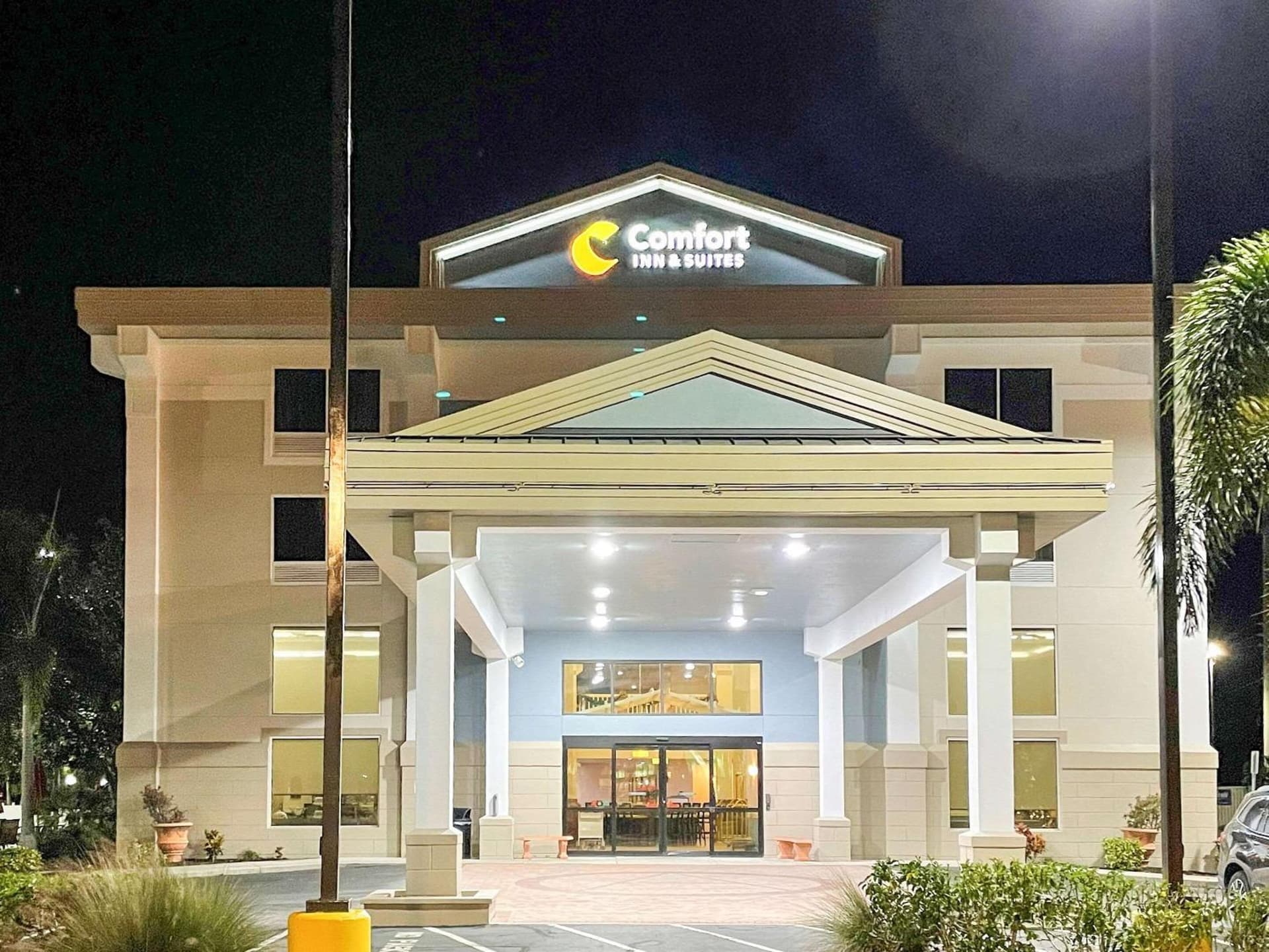 Comfort Inn & Suites Sarasota I75 interior in Sarasota, FL — gallery photo 2