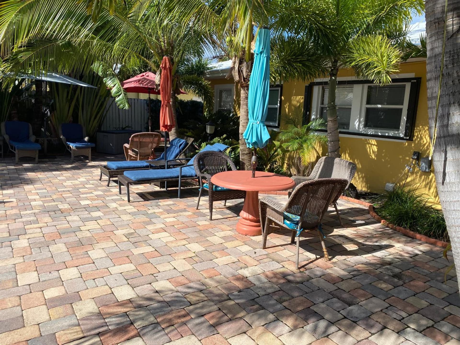 Atlantic Shores Vacation Villas interior in Palm Beach Shores, FL — gallery photo 2