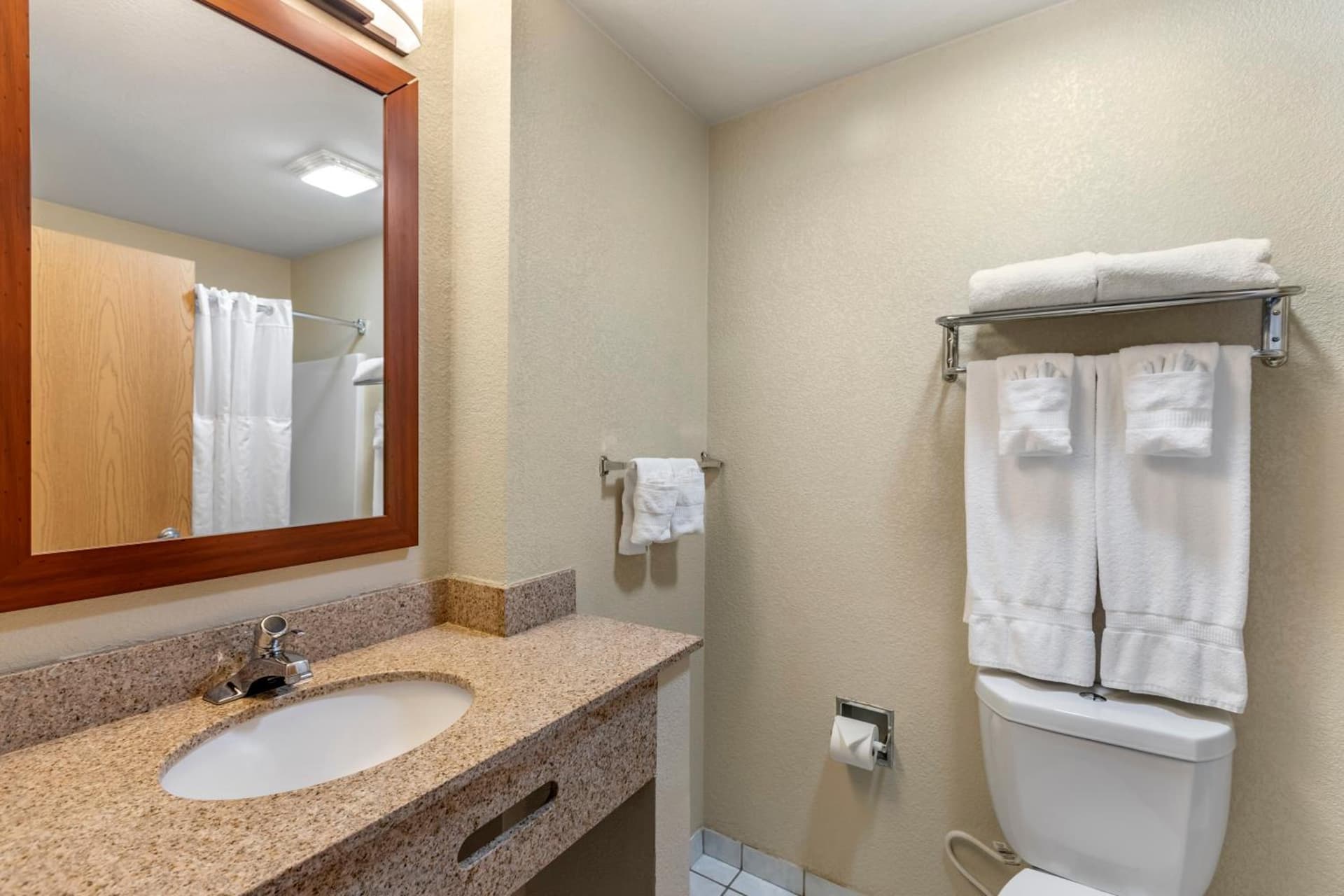 Comfort Inn & Suites Greeley gallery photo in Greeley, CO — image 12