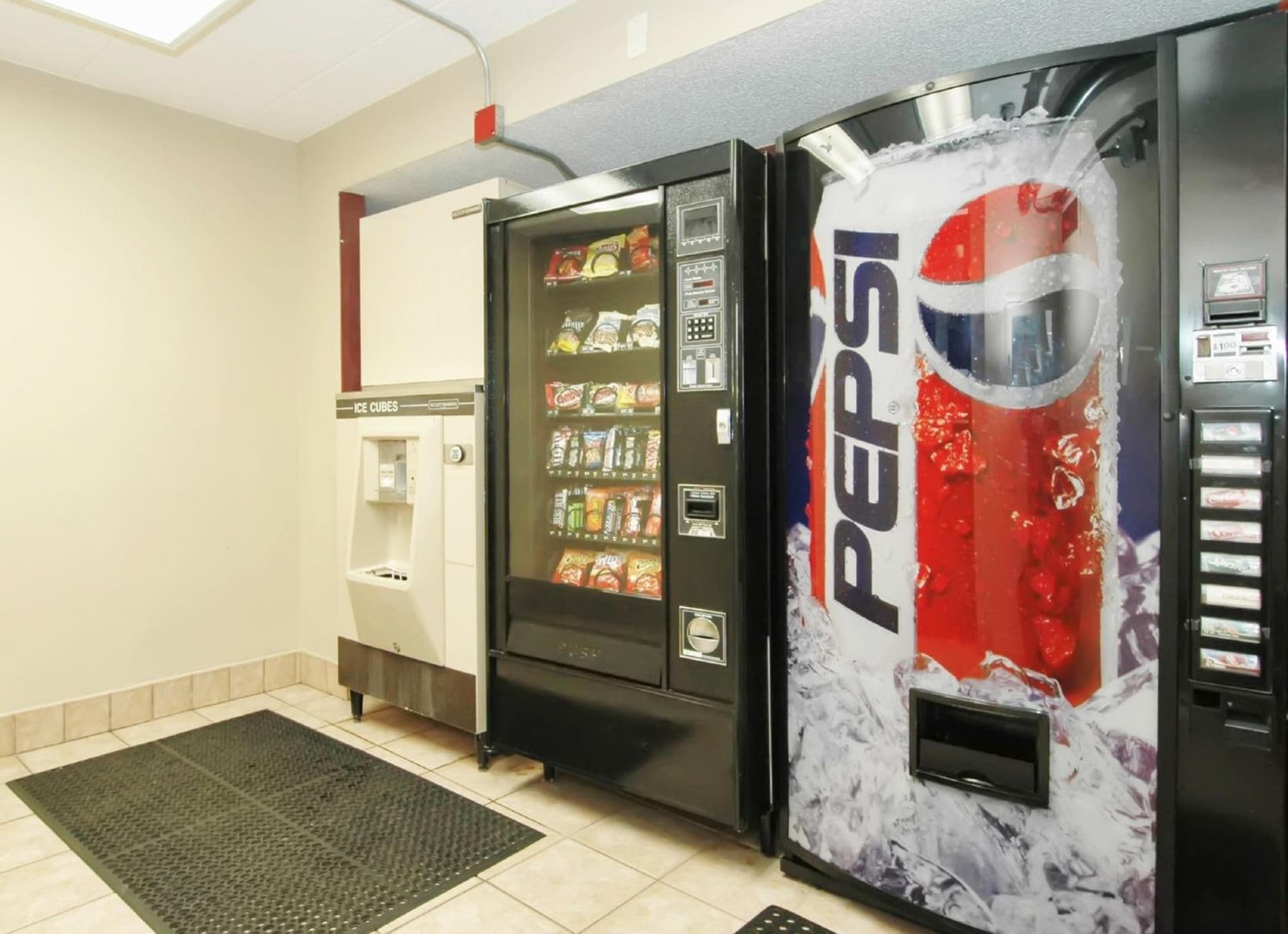 Red Roof Inn PLUS Chicago - Hoffman Estates gallery photo in Hoffman Estates, IL — image 26