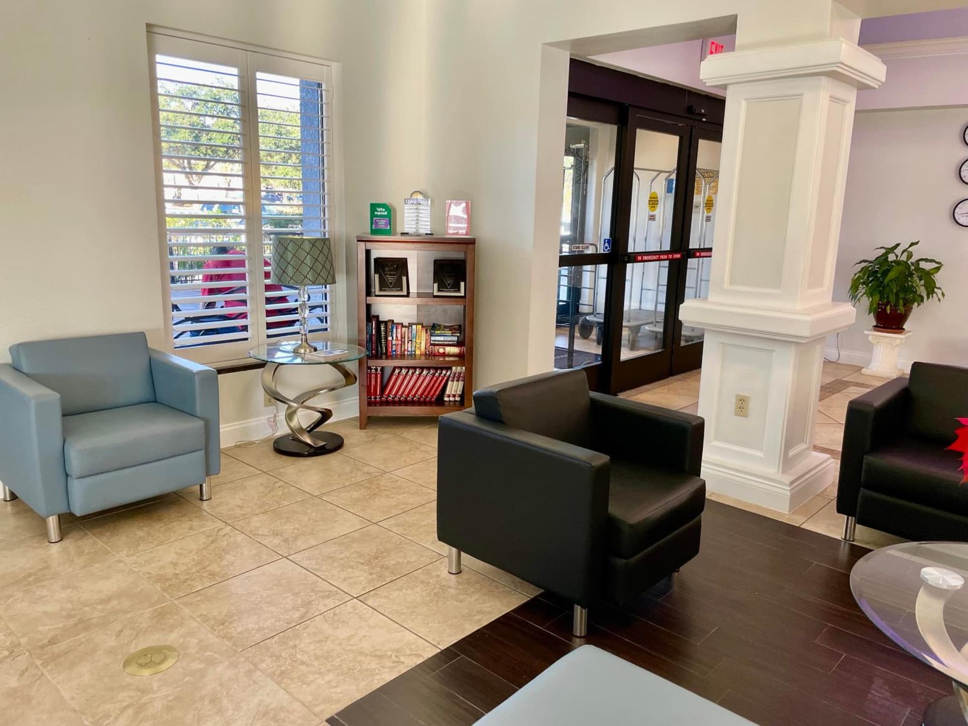 Days Inn & Suites by Wyndham Lakeland property views in Lakeland, FL — gallery photo 3
