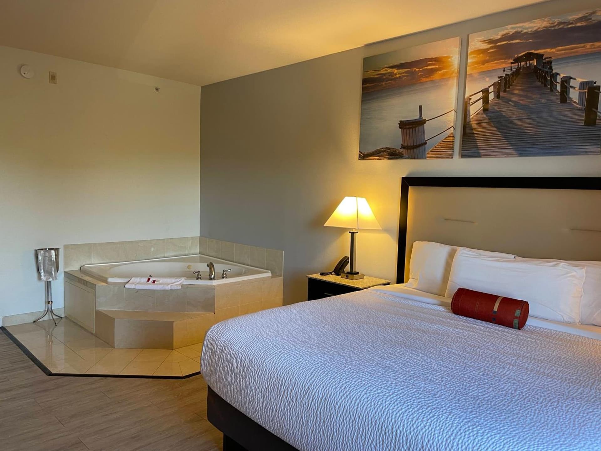 Days Inn & Suites by Wyndham Lakeland gallery photo in Lakeland, FL — image 32