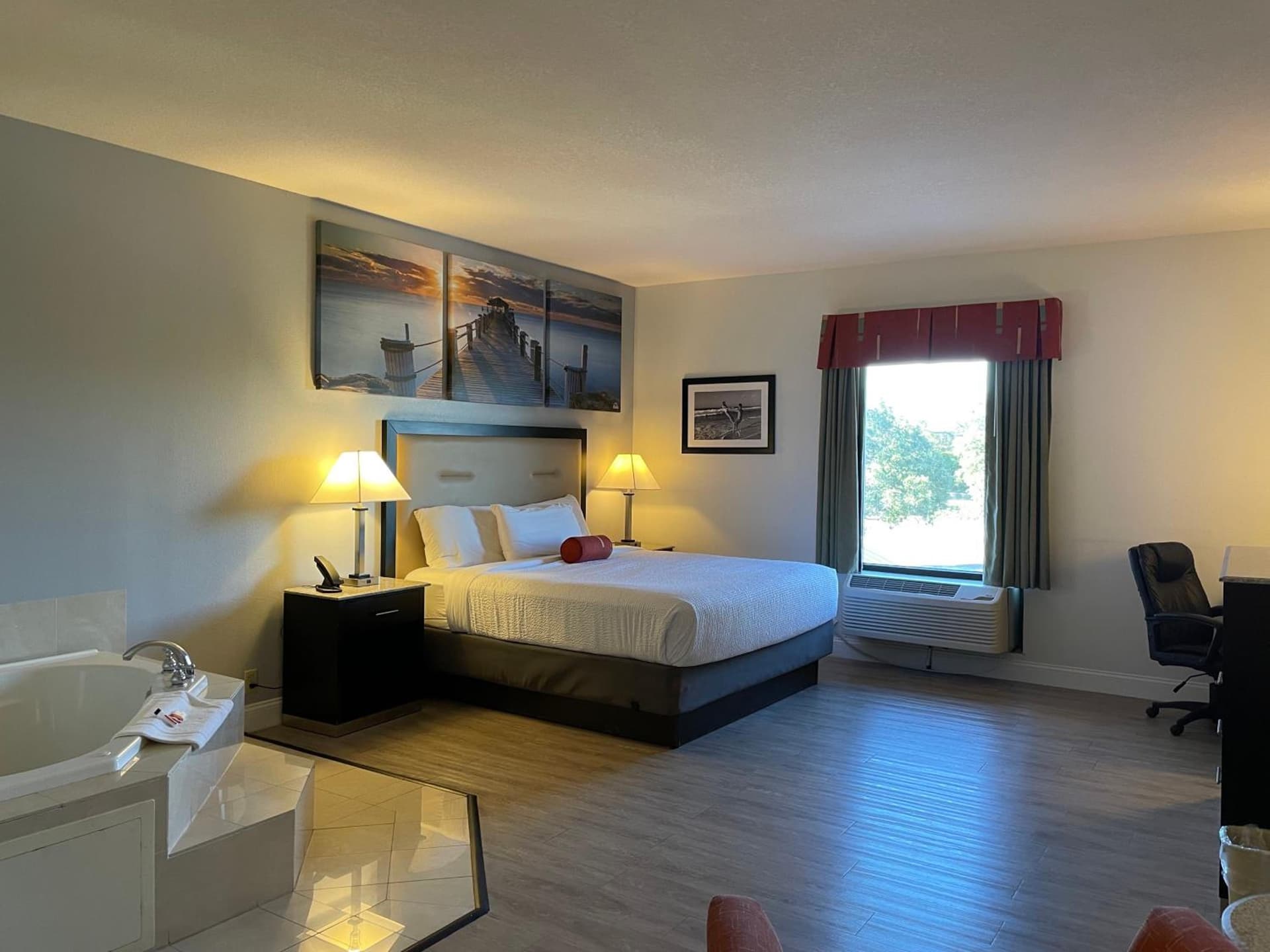 Days Inn & Suites by Wyndham Lakeland gallery photo in Lakeland, FL — image 107