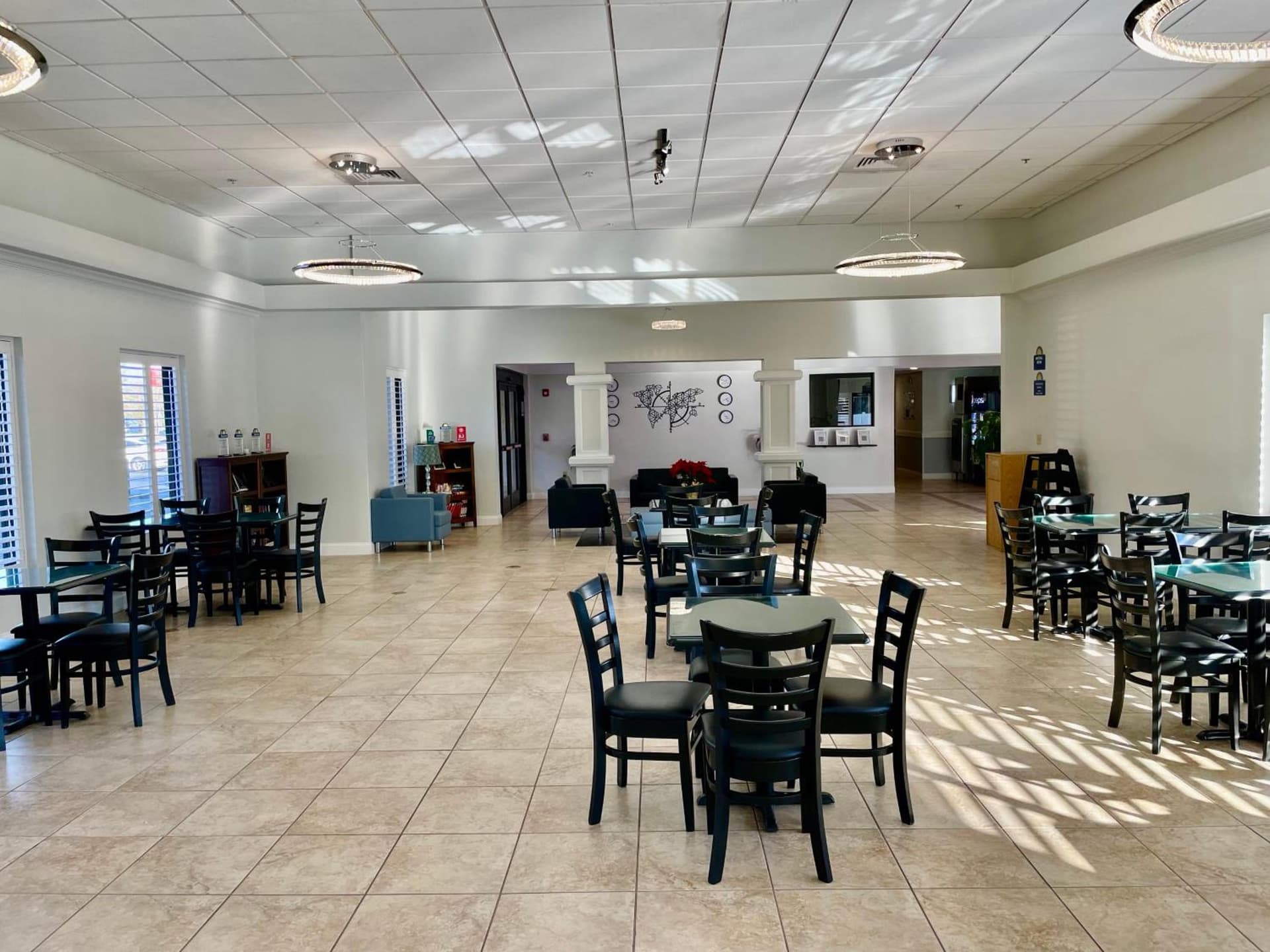 Days Inn & Suites by Wyndham Lakeland gallery photo in Lakeland, FL — image 135