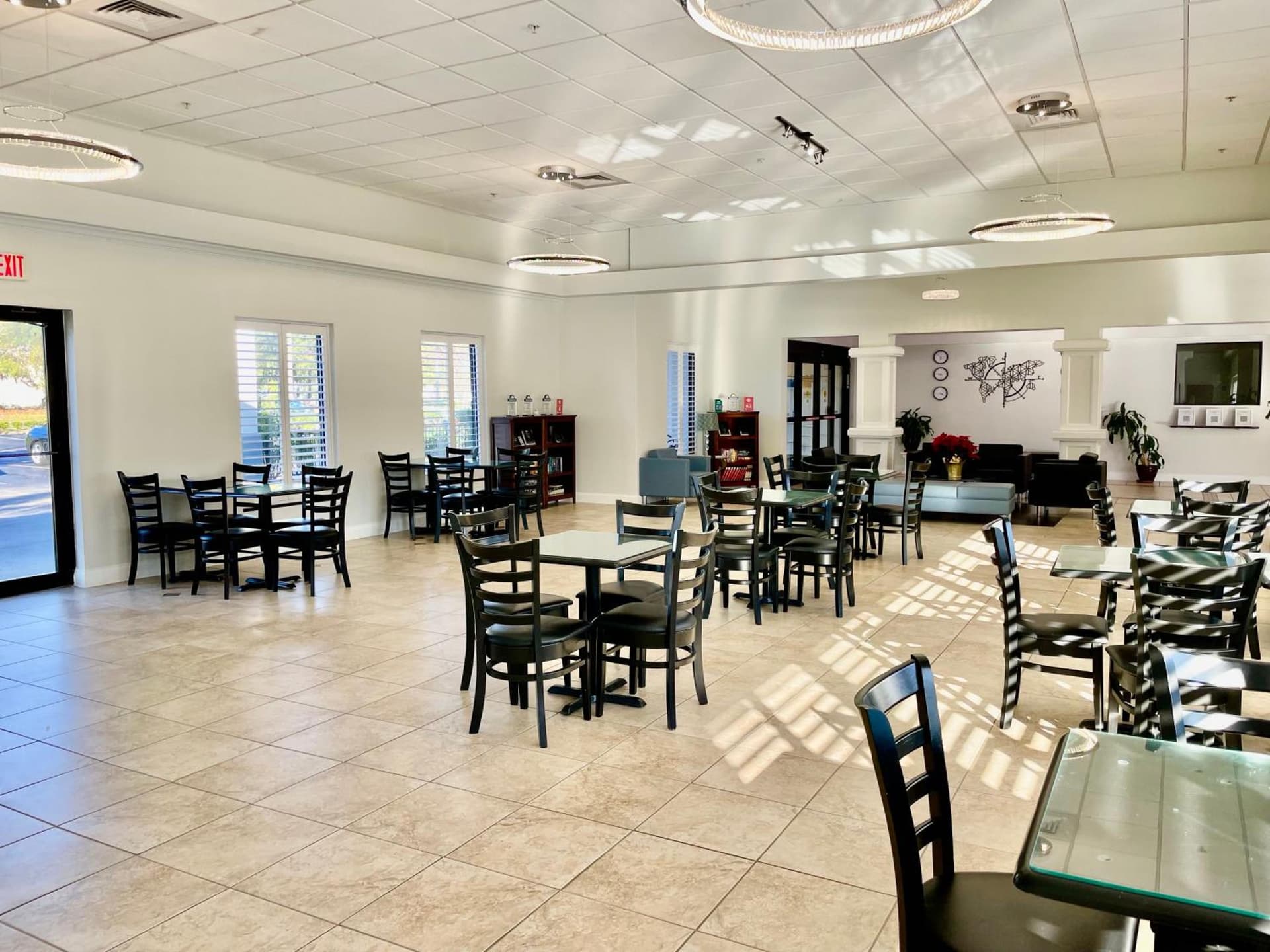 Days Inn & Suites by Wyndham Lakeland gallery photo in Lakeland, FL — image 65
