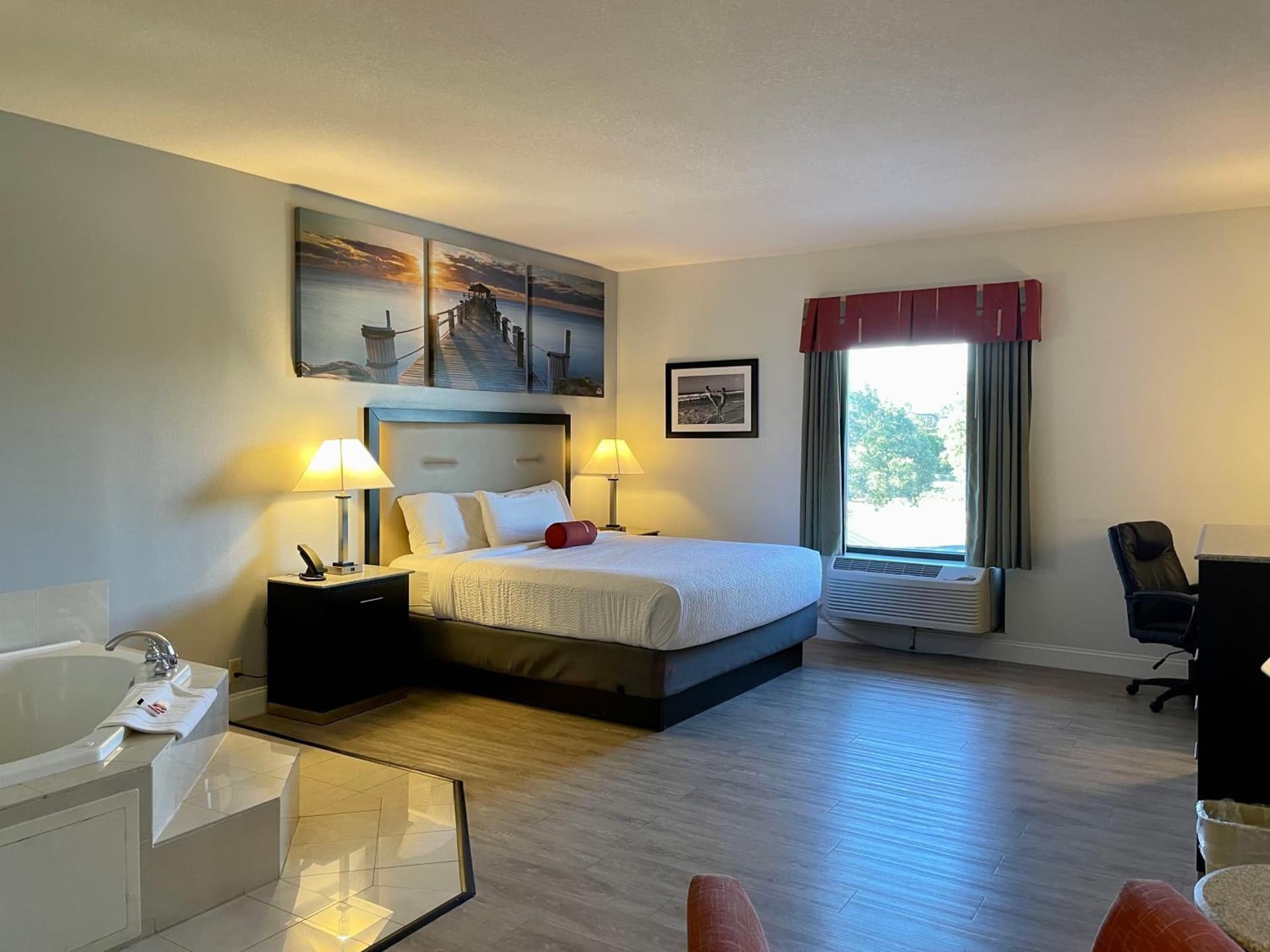 Days Inn & Suites by Wyndham Lakeland gallery photo in Lakeland, FL — image 29
