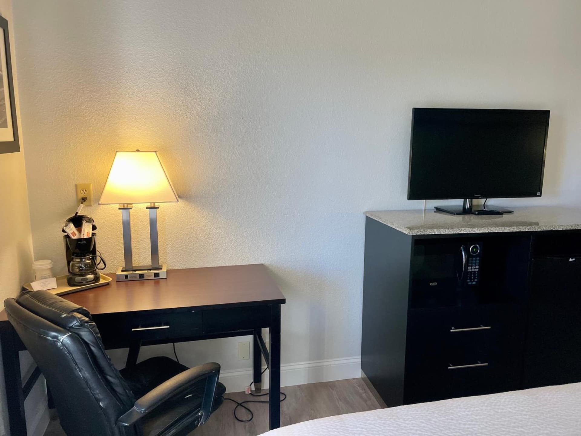Days Inn & Suites by Wyndham Lakeland gallery photo in Lakeland, FL — image 141