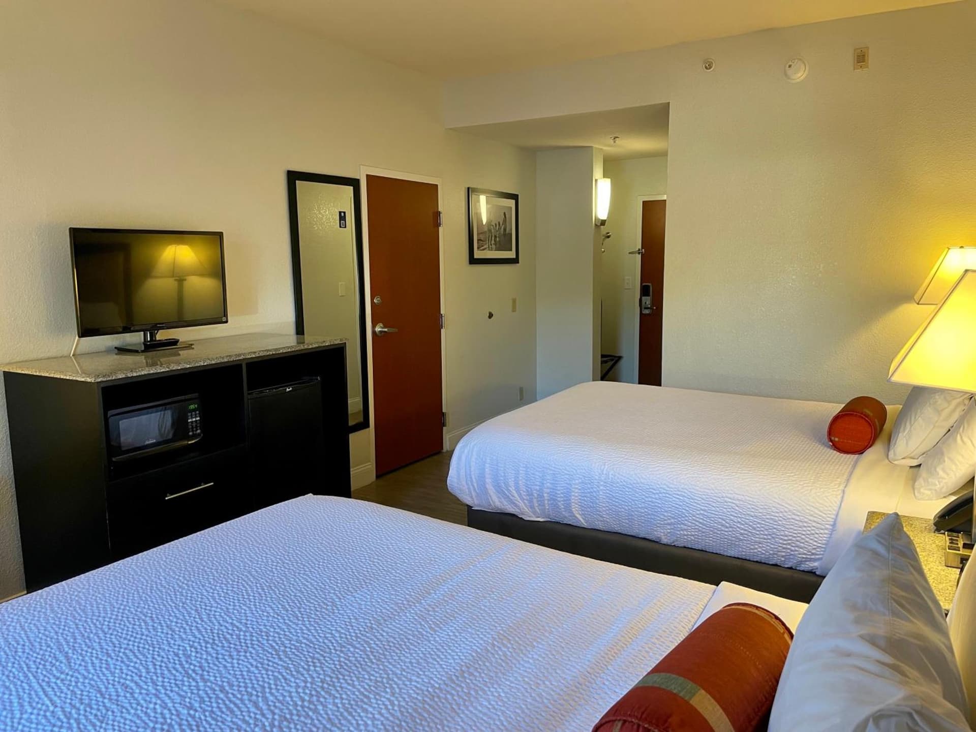 Days Inn & Suites by Wyndham Lakeland gallery photo in Lakeland, FL — image 95