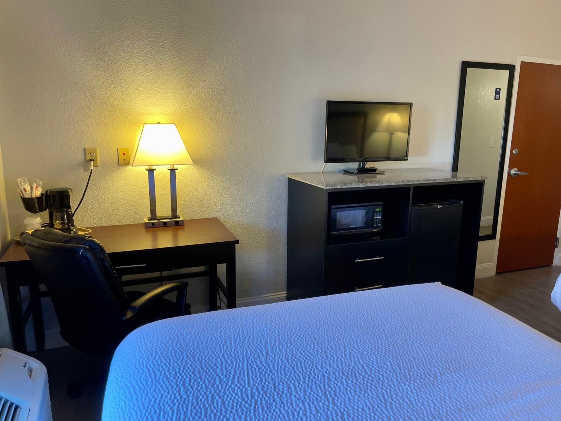 Days Inn & Suites by Wyndham Lakeland gallery photo in Lakeland, FL — image 115