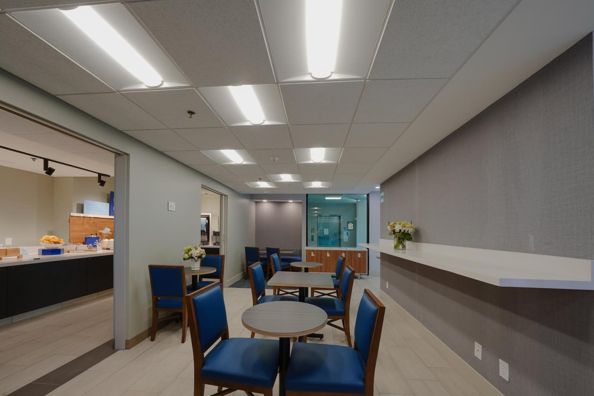 Holiday Inn Express & Suites Santa Clara - Silicon Valley by IHG gallery photo in Santa Clara, CA — image 36