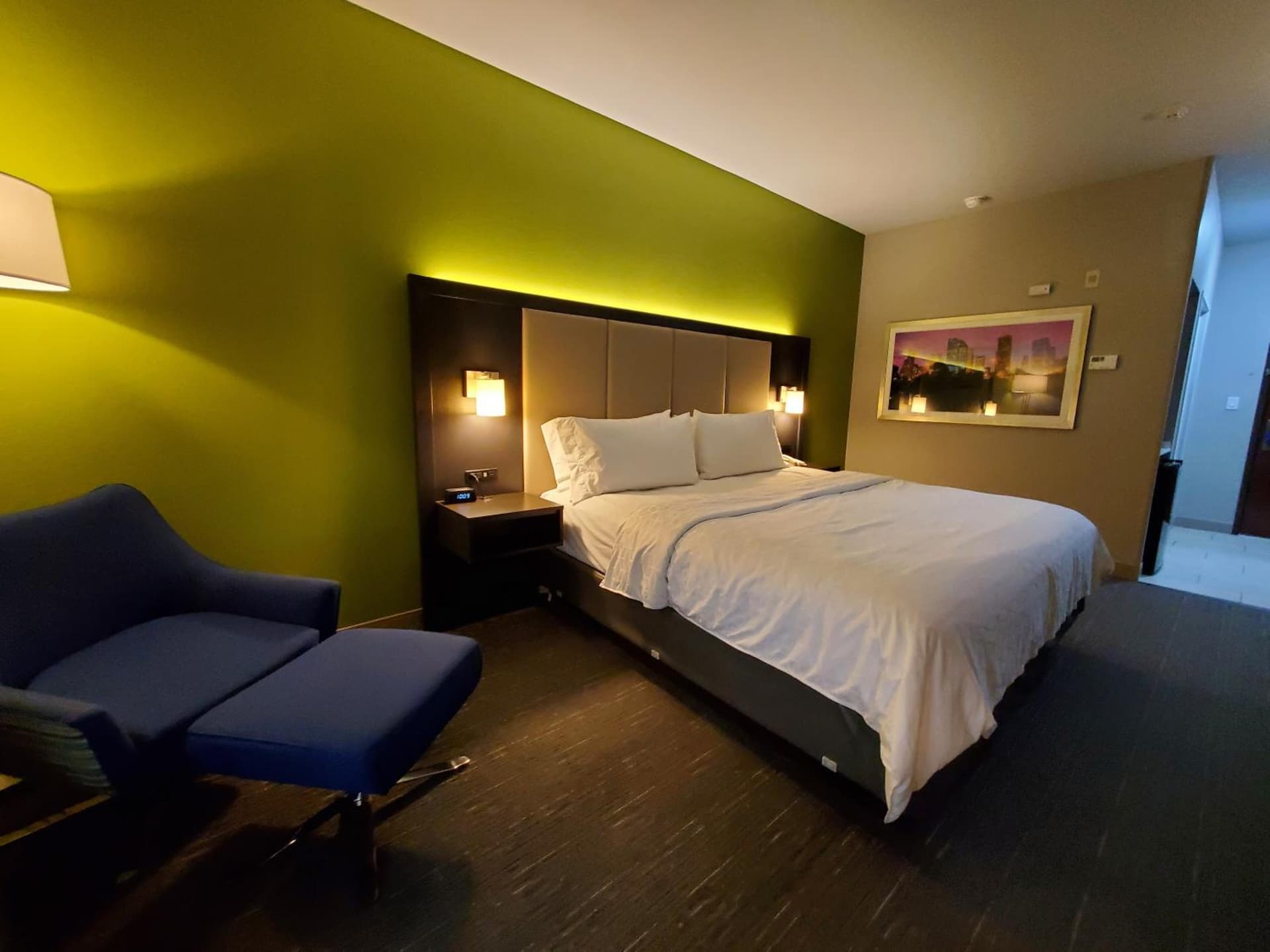 Holiday Inn Express Pearland by IHG gallery photo in Pearland, TX — image 38