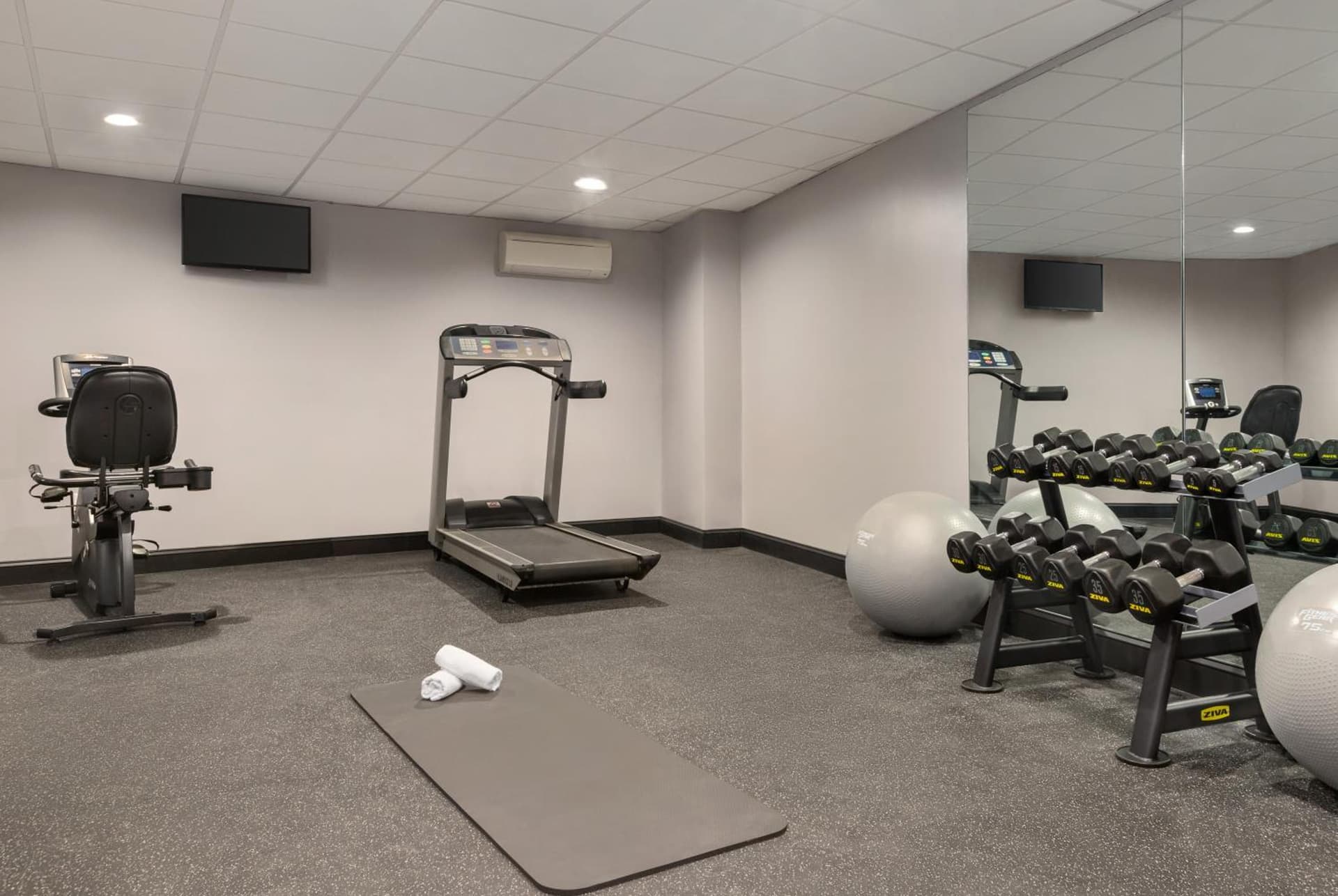 Holiday Inn Philadelphia Arpt-Stadium Area by IHG gallery photo in Philadelphia, PA — image 30