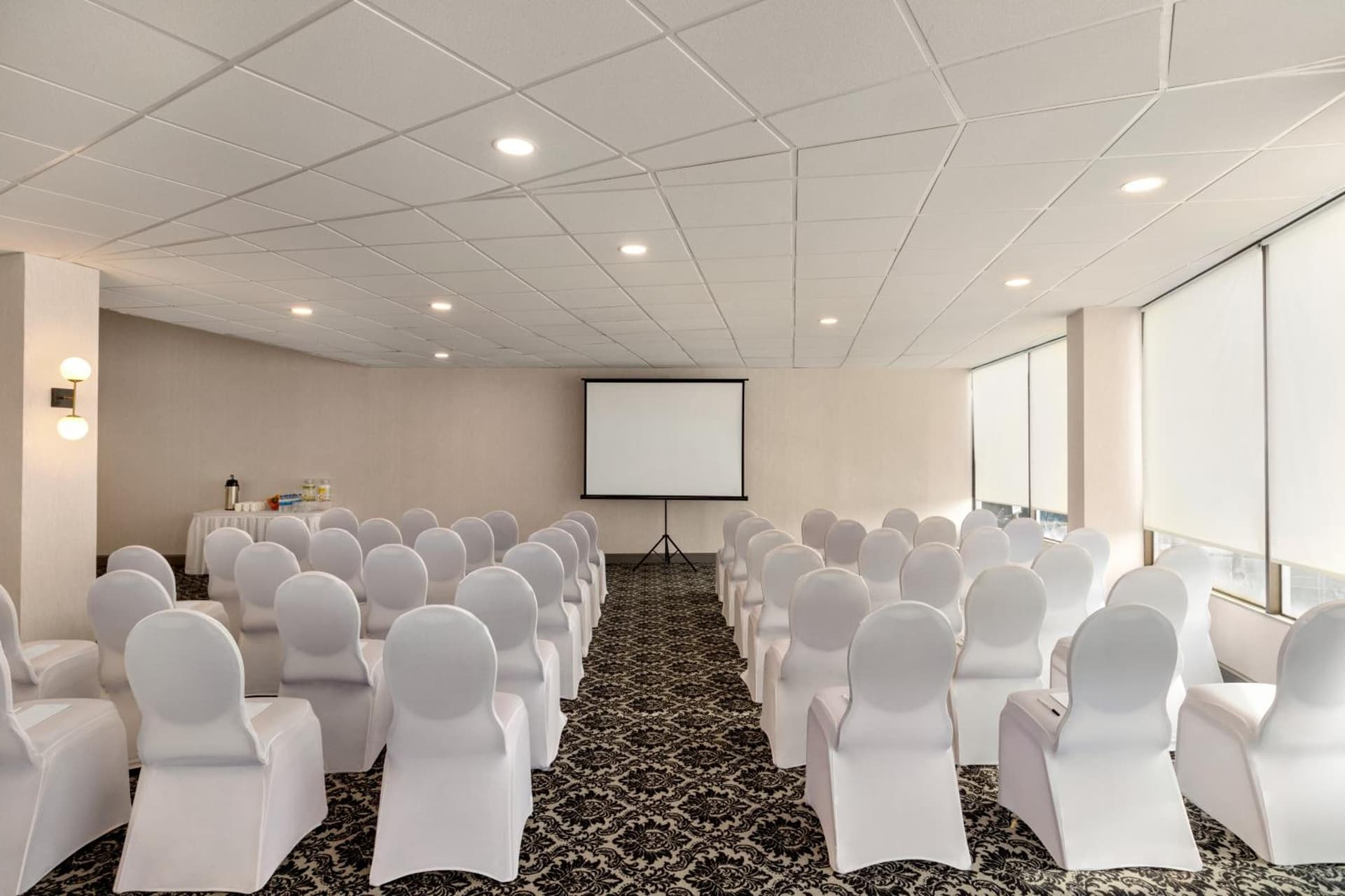 Holiday Inn Philadelphia Arpt-Stadium Area by IHG gallery photo in Philadelphia, PA — image 10