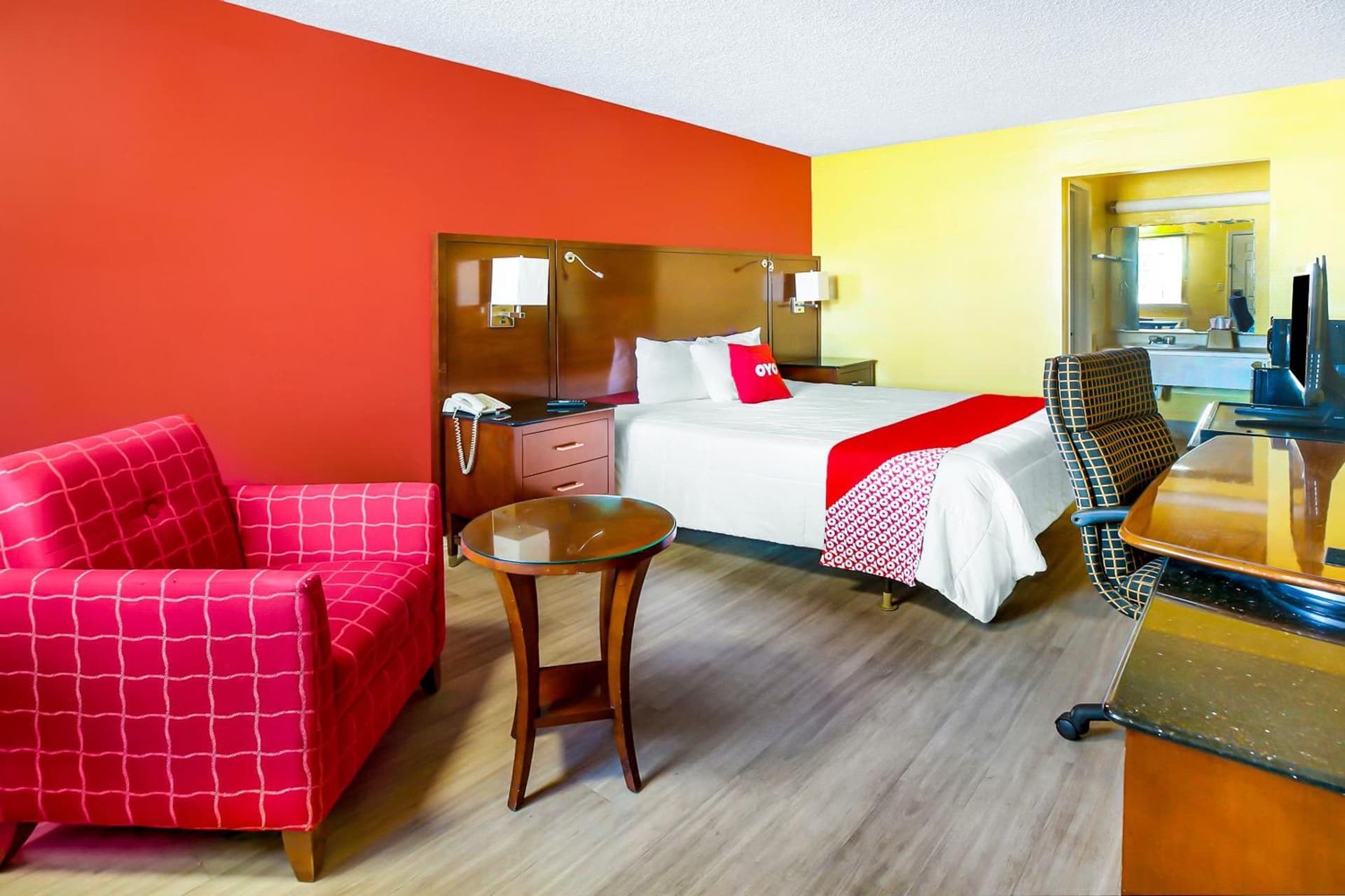 OYO Hotel Jackson South I-55 interior in Jackson, MS — gallery photo 2