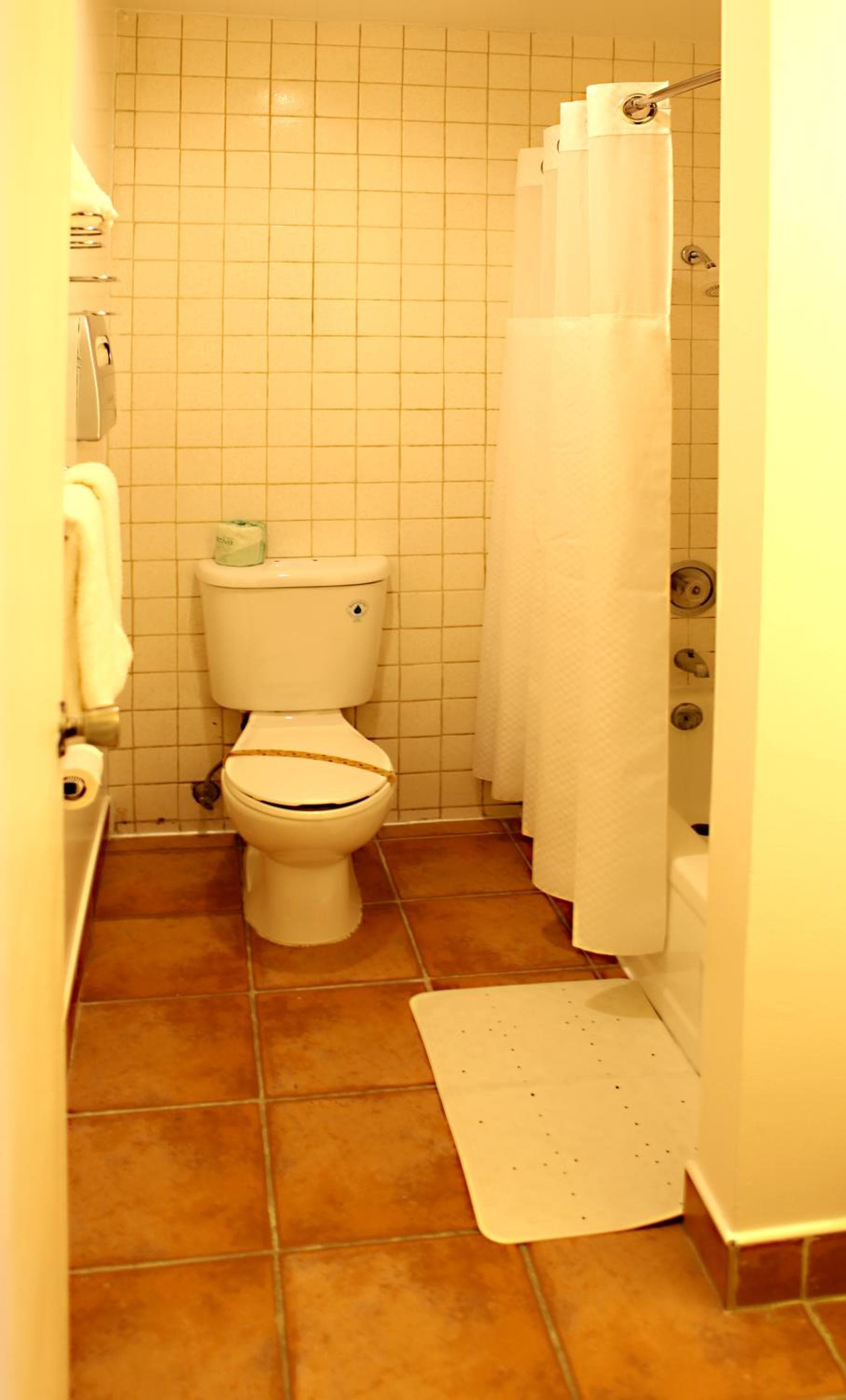 Granada Hotel Santa Clara interior in Santa Clara, CA — gallery photo 2