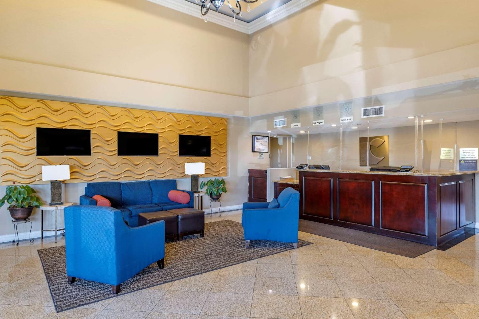 Comfort Inn & Suites Huntington Beach gallery photo in Huntington Beach, CA — image 13