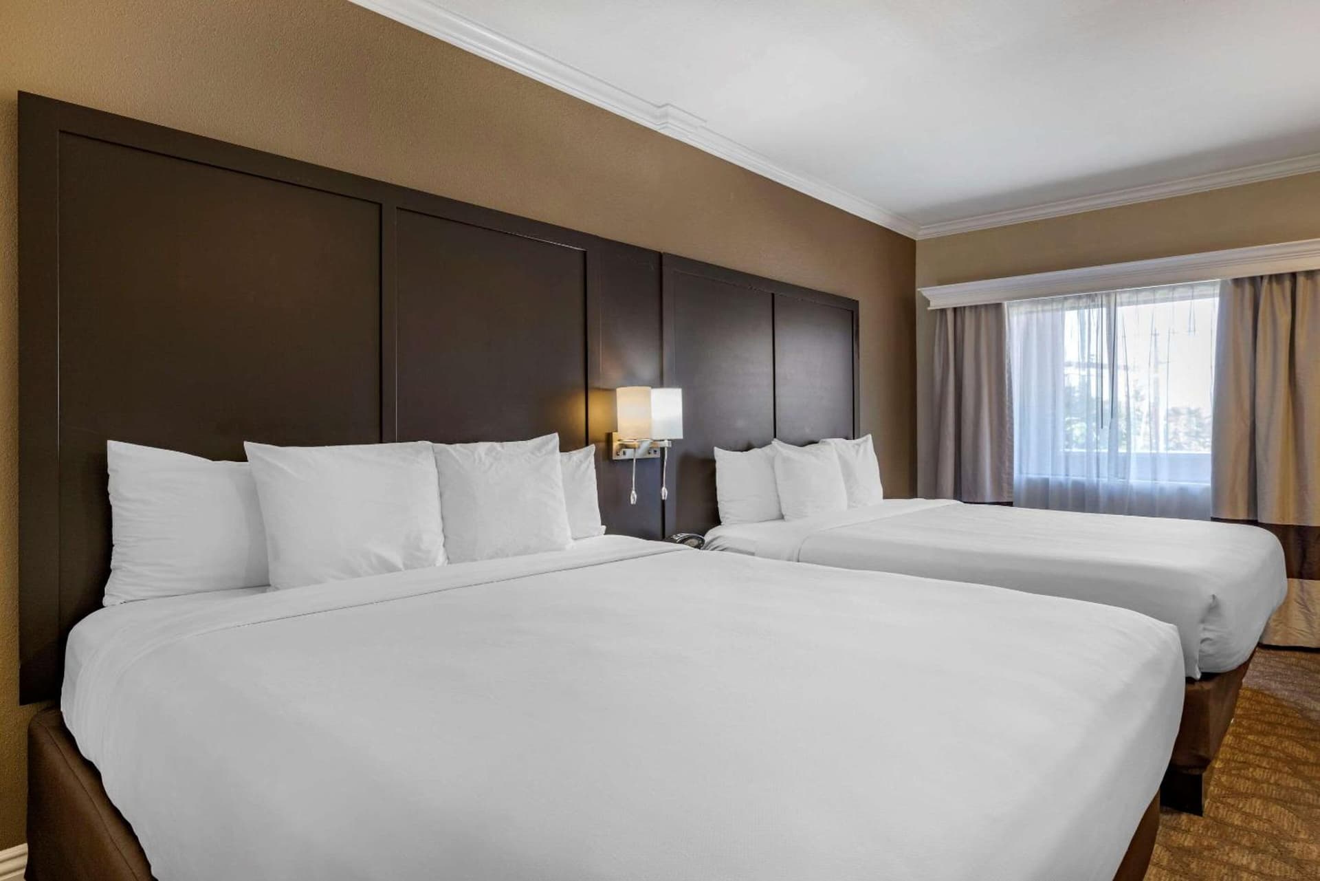 Comfort Inn & Suites Huntington Beach gallery photo in Huntington Beach, CA — image 22
