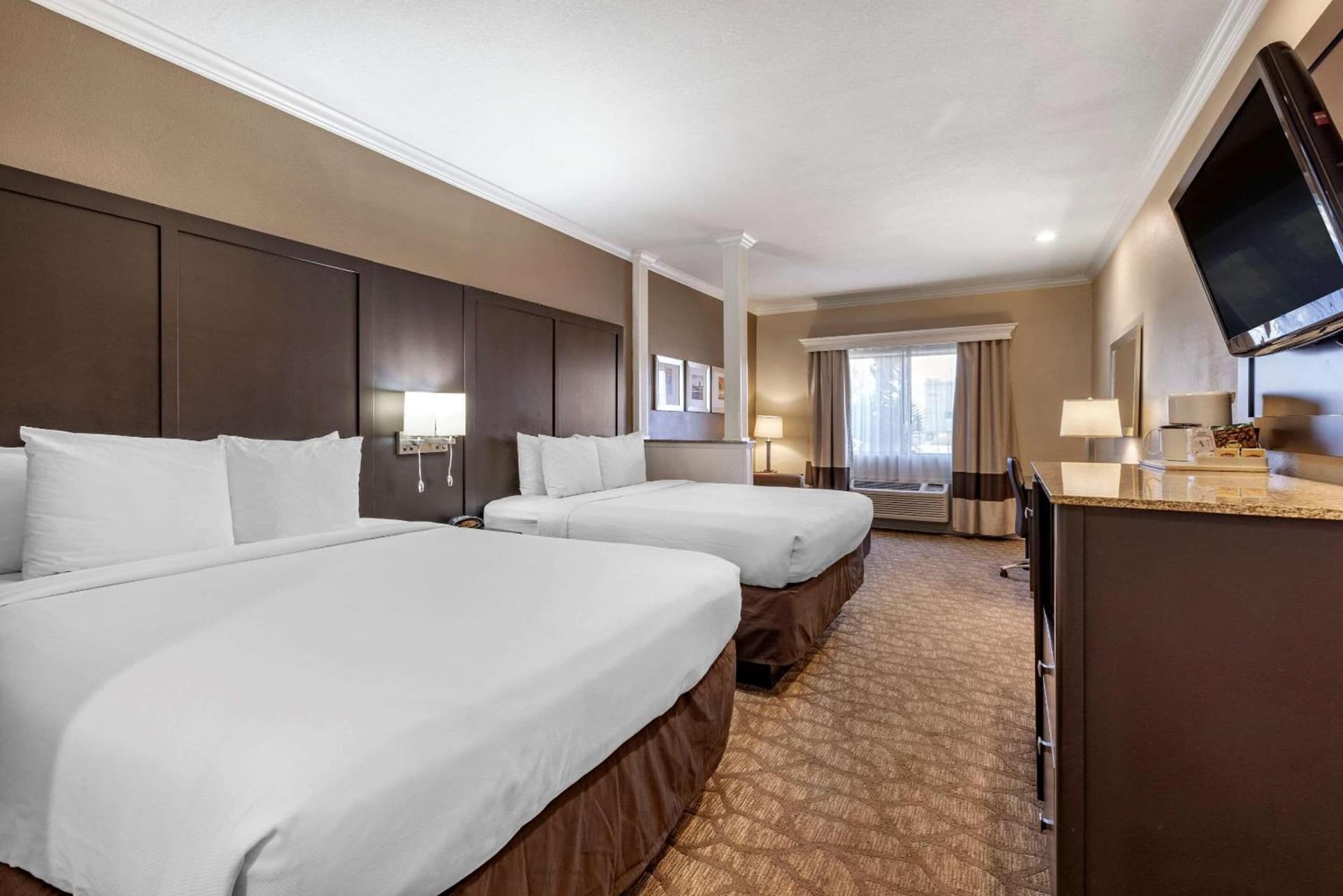 Comfort Inn & Suites Huntington Beach gallery photo in Huntington Beach, CA — image 34